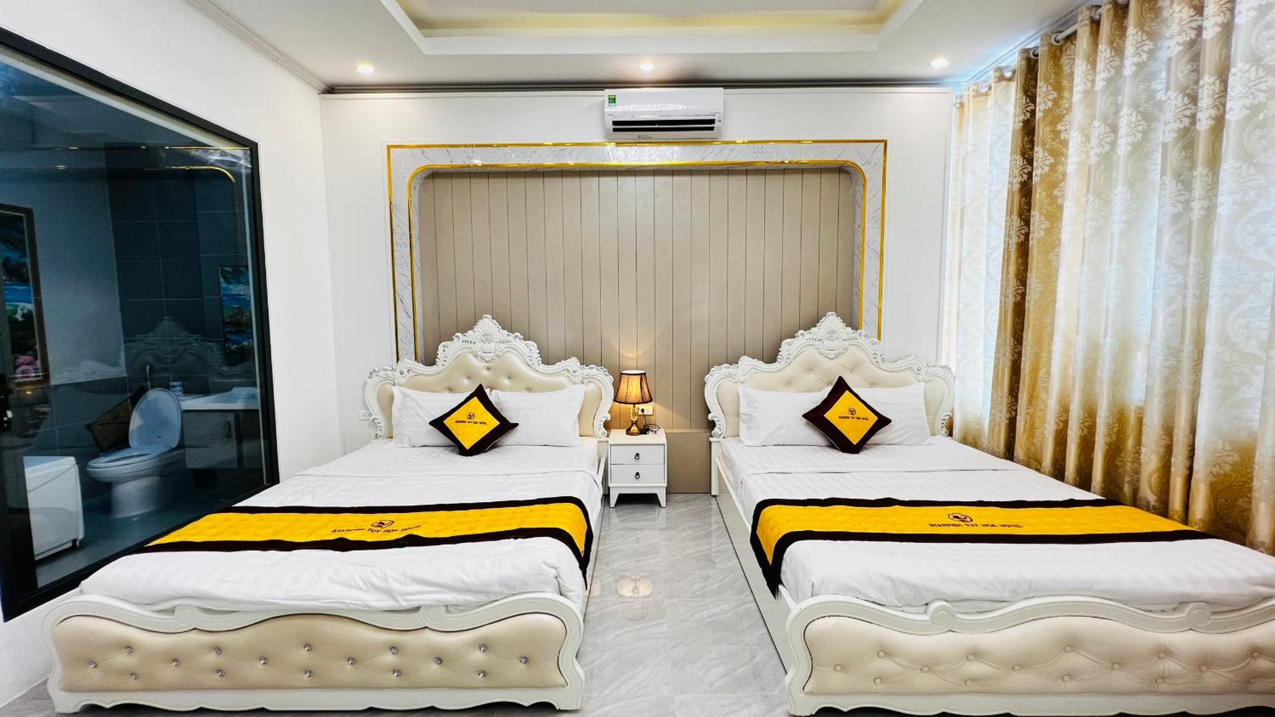 Deluxe Double Room with Bath photo 1