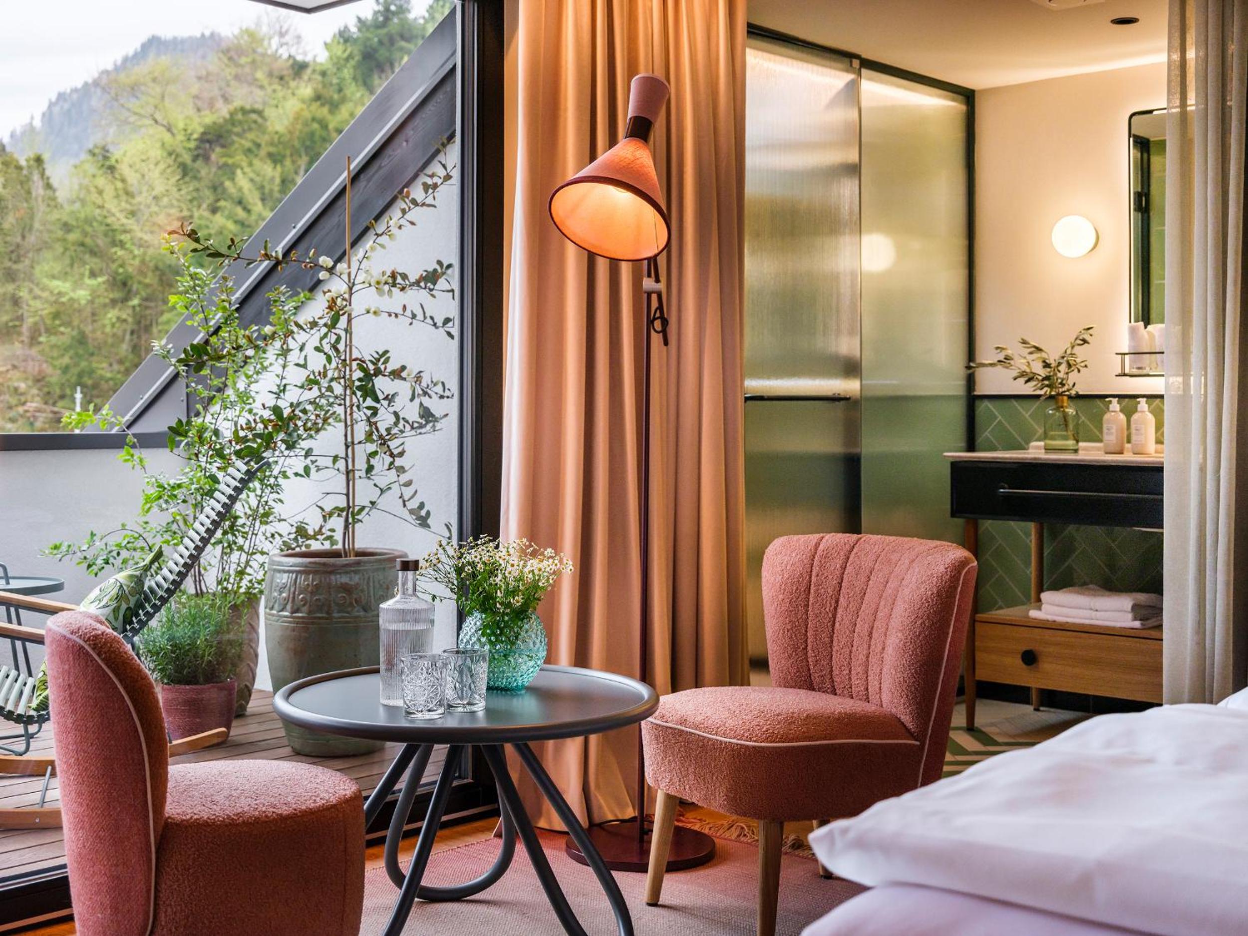 Deluxe Double Room with Balcony - Photo 3