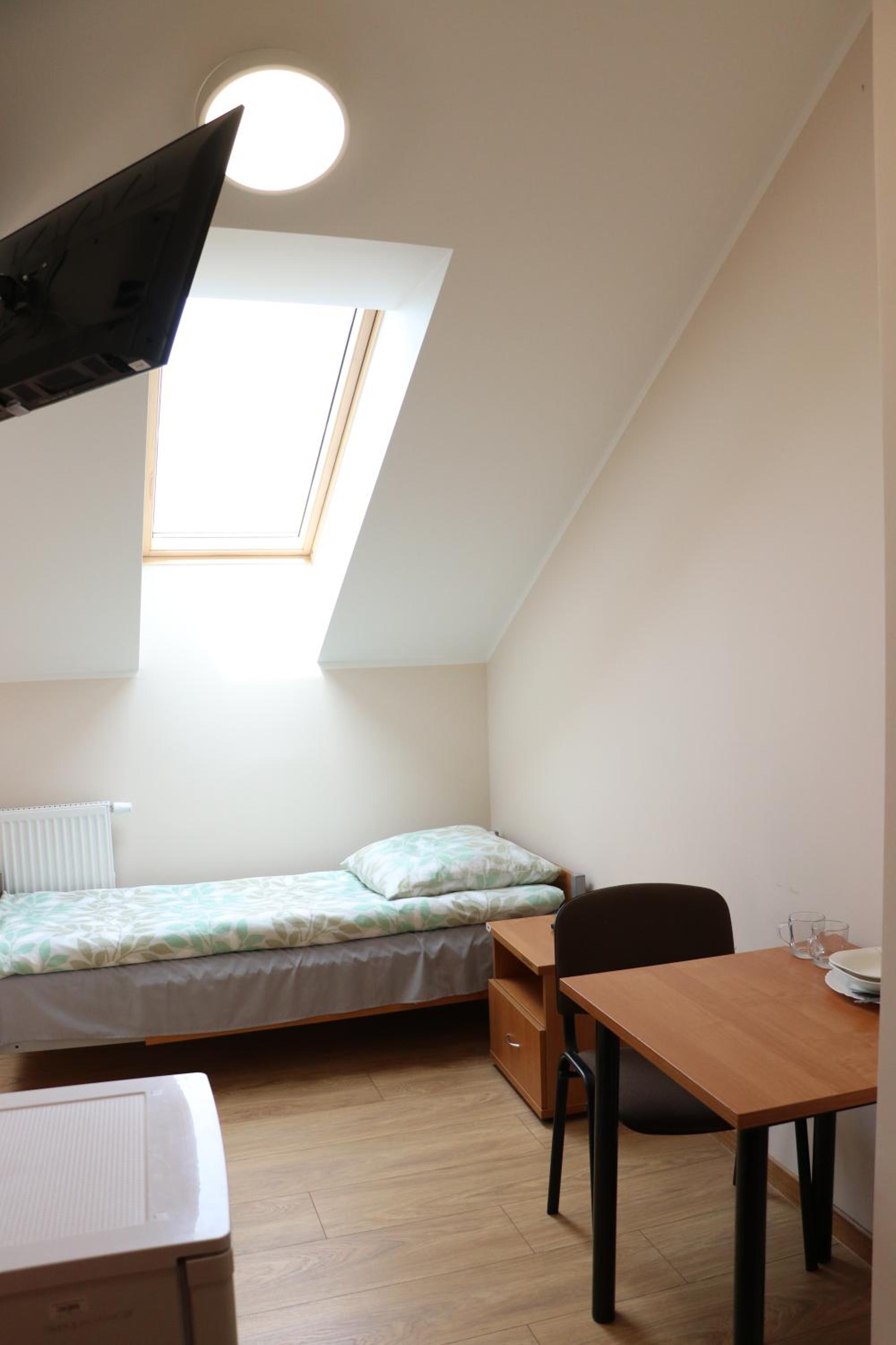 Twin Room with Bathroom - Photo 1