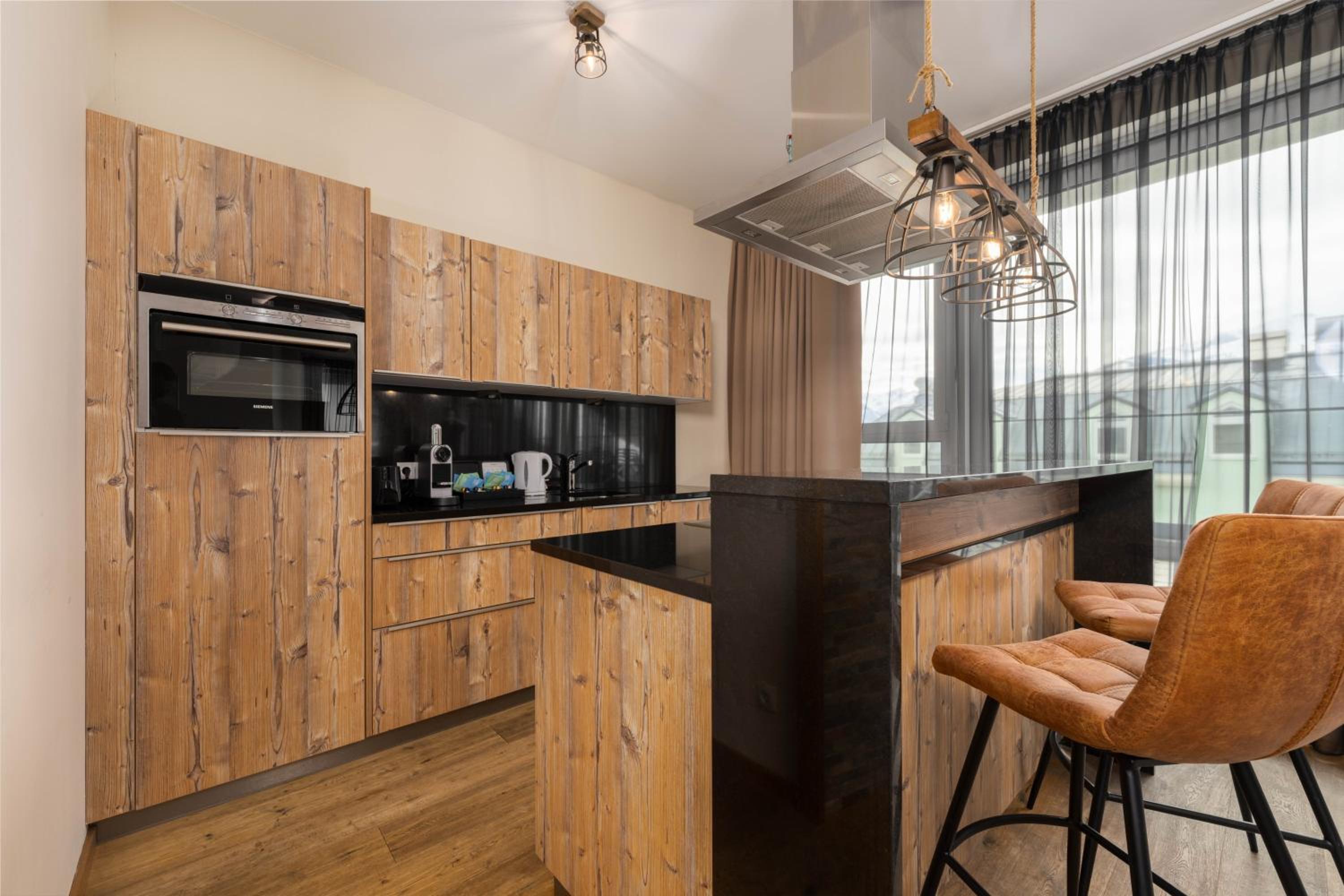 4 Bedroom Deluxe Penthouse - Photo 2