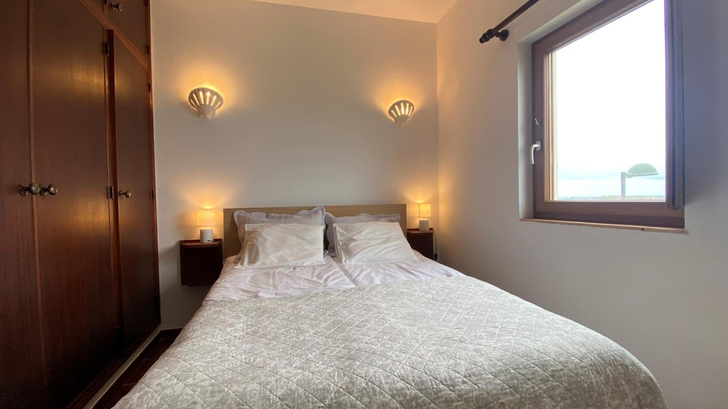 Four-Bedroom House photo 2