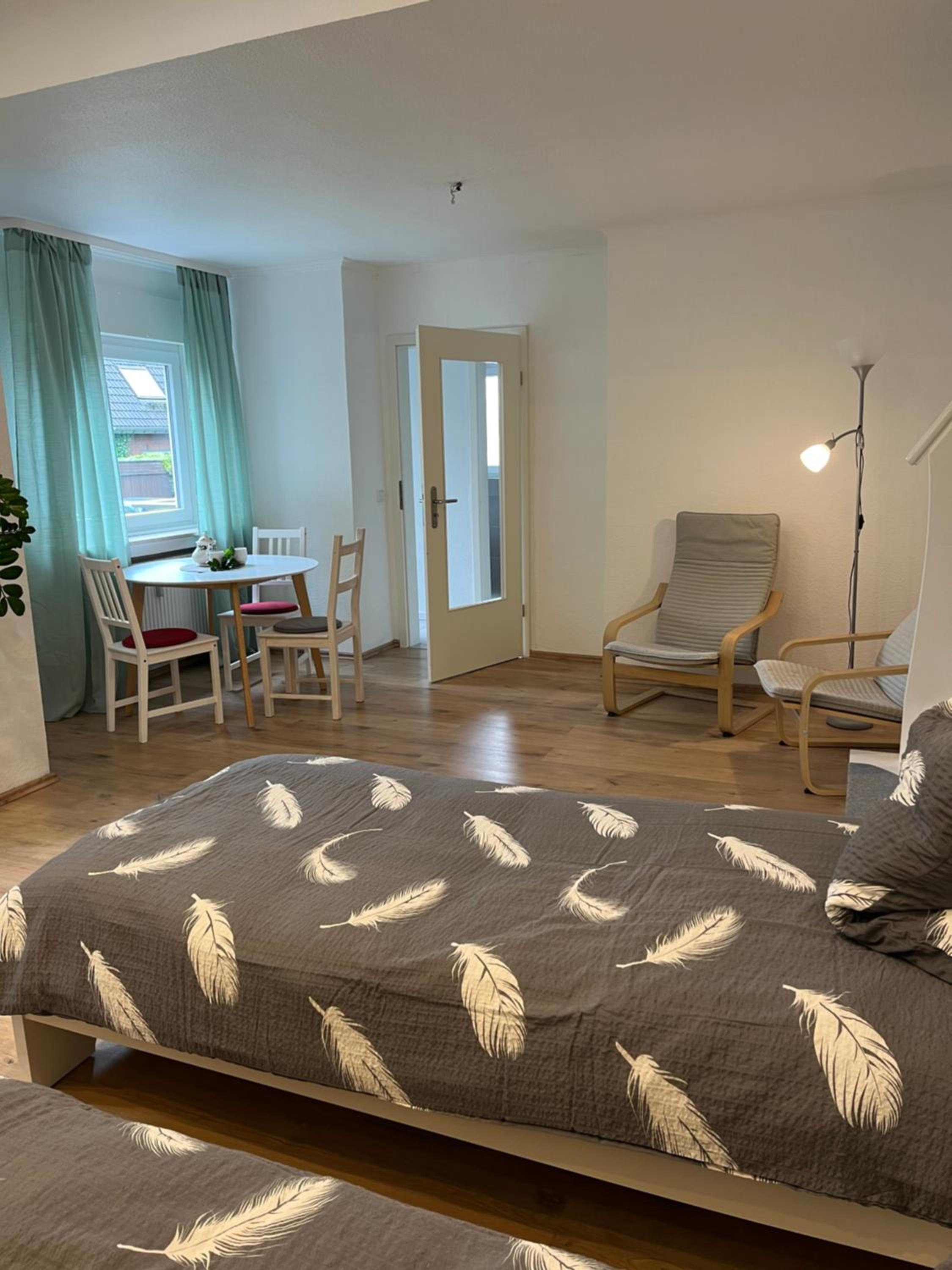 One-Bedroom Apartment photo 1