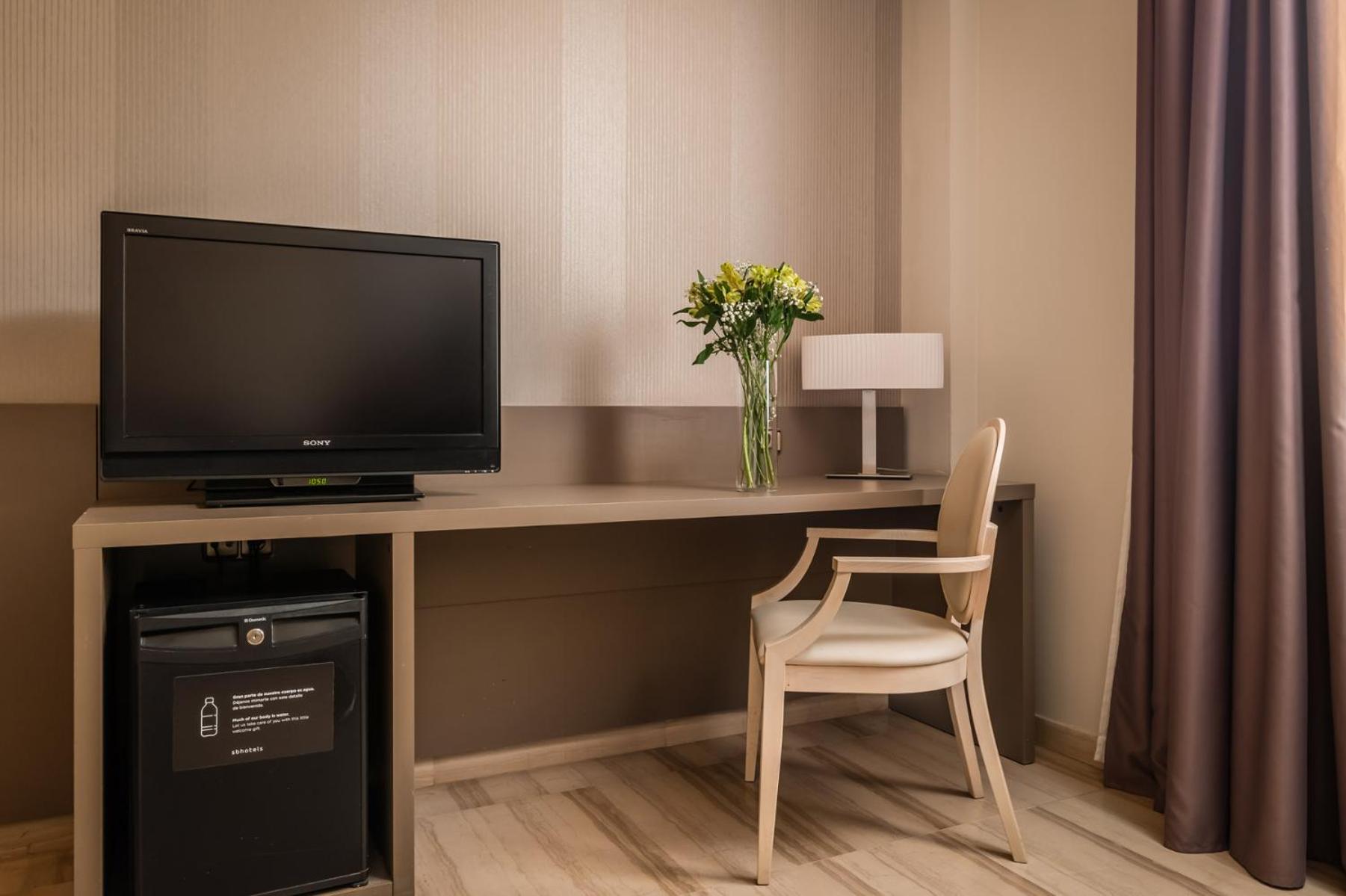 Triple Room (3 Adults) - Photo 3