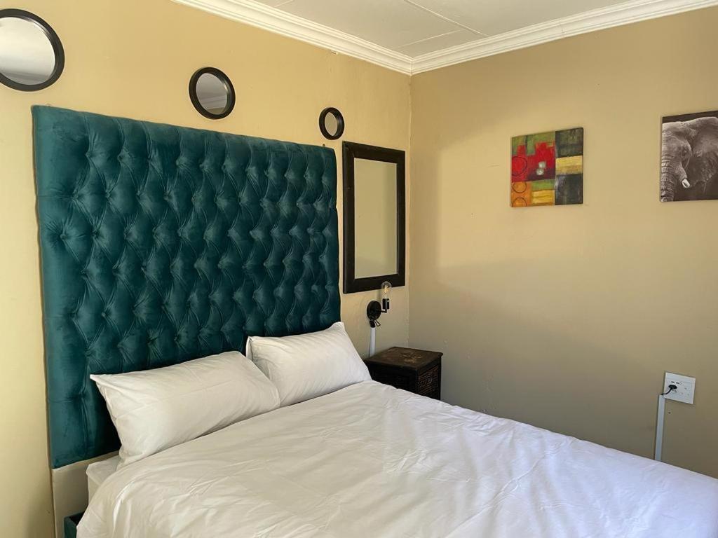 Deluxe Queen Room photo 2