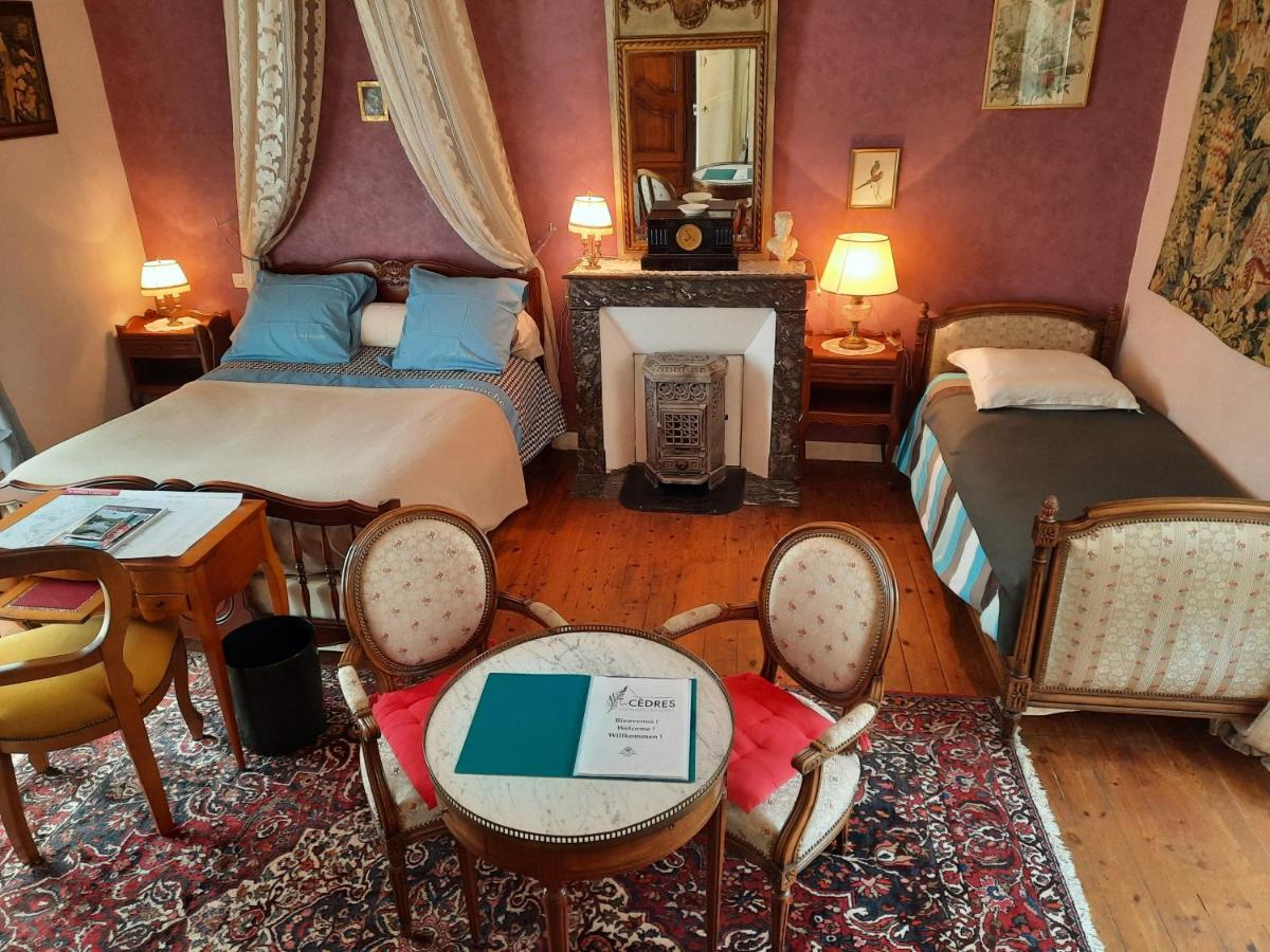 Triple Room with Private Bathroom photo 2