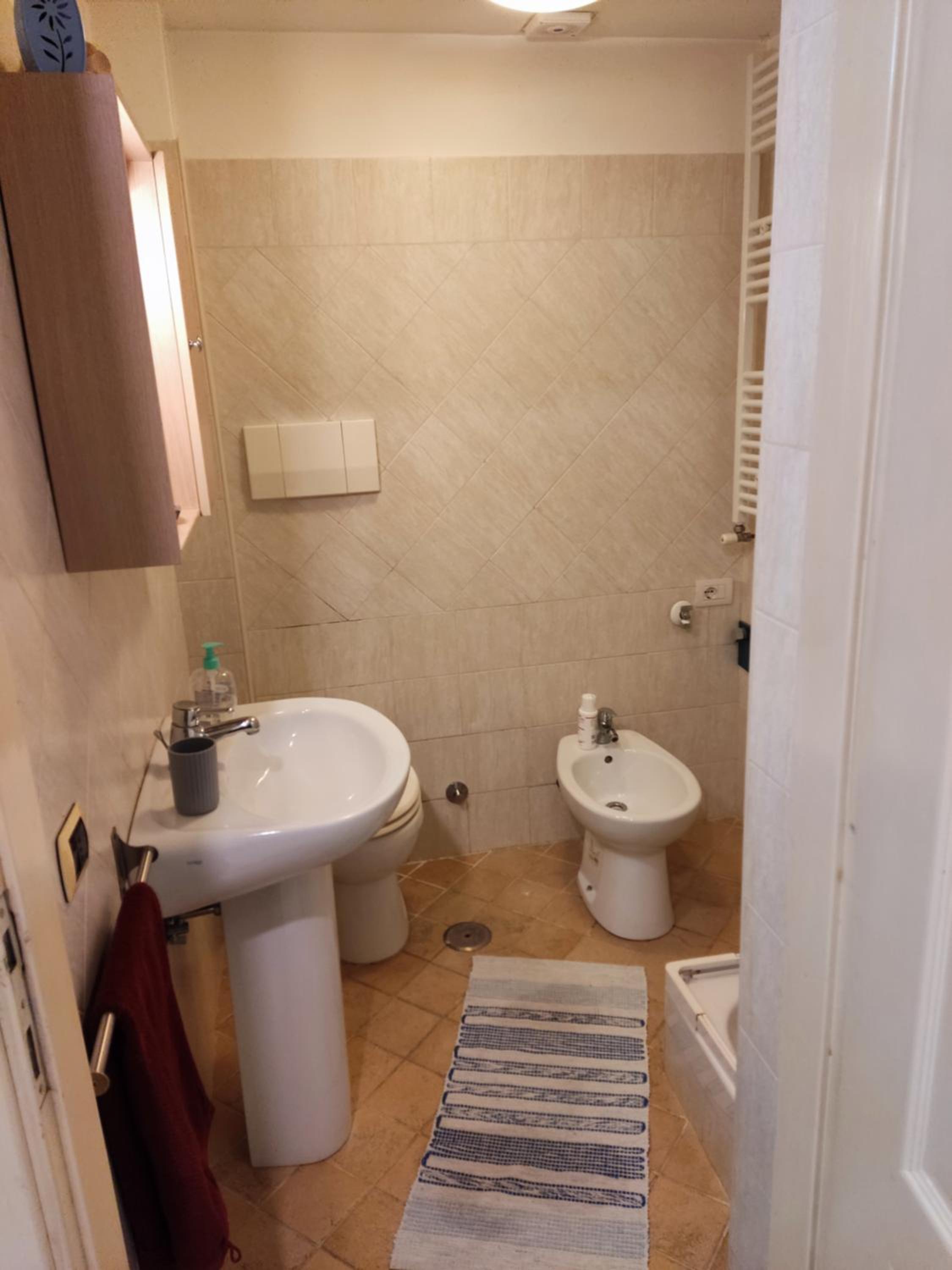 One-Bedroom Apartment - Photo 3