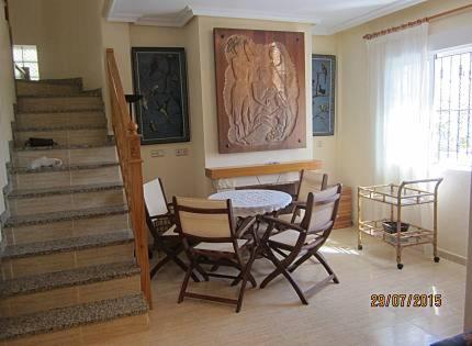 Four-Bedroom House photo 2