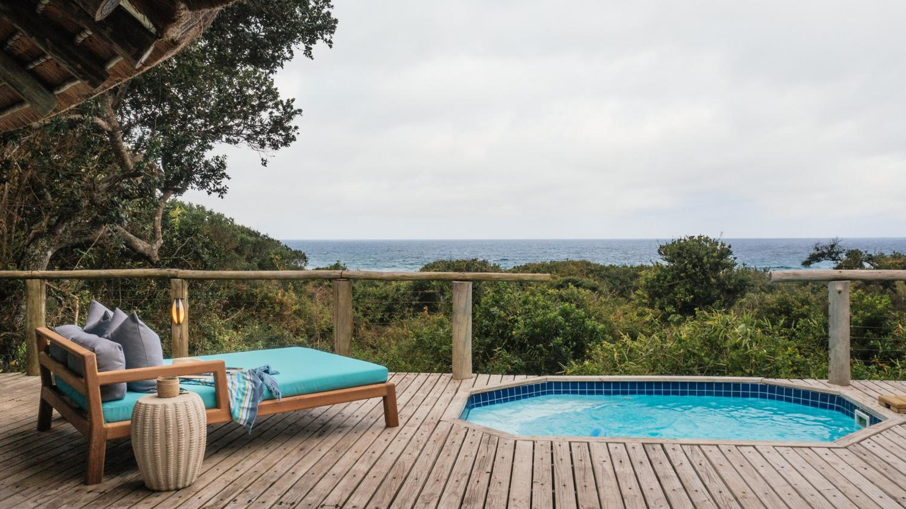 Deluxe Family Room with Private Pool photo 2