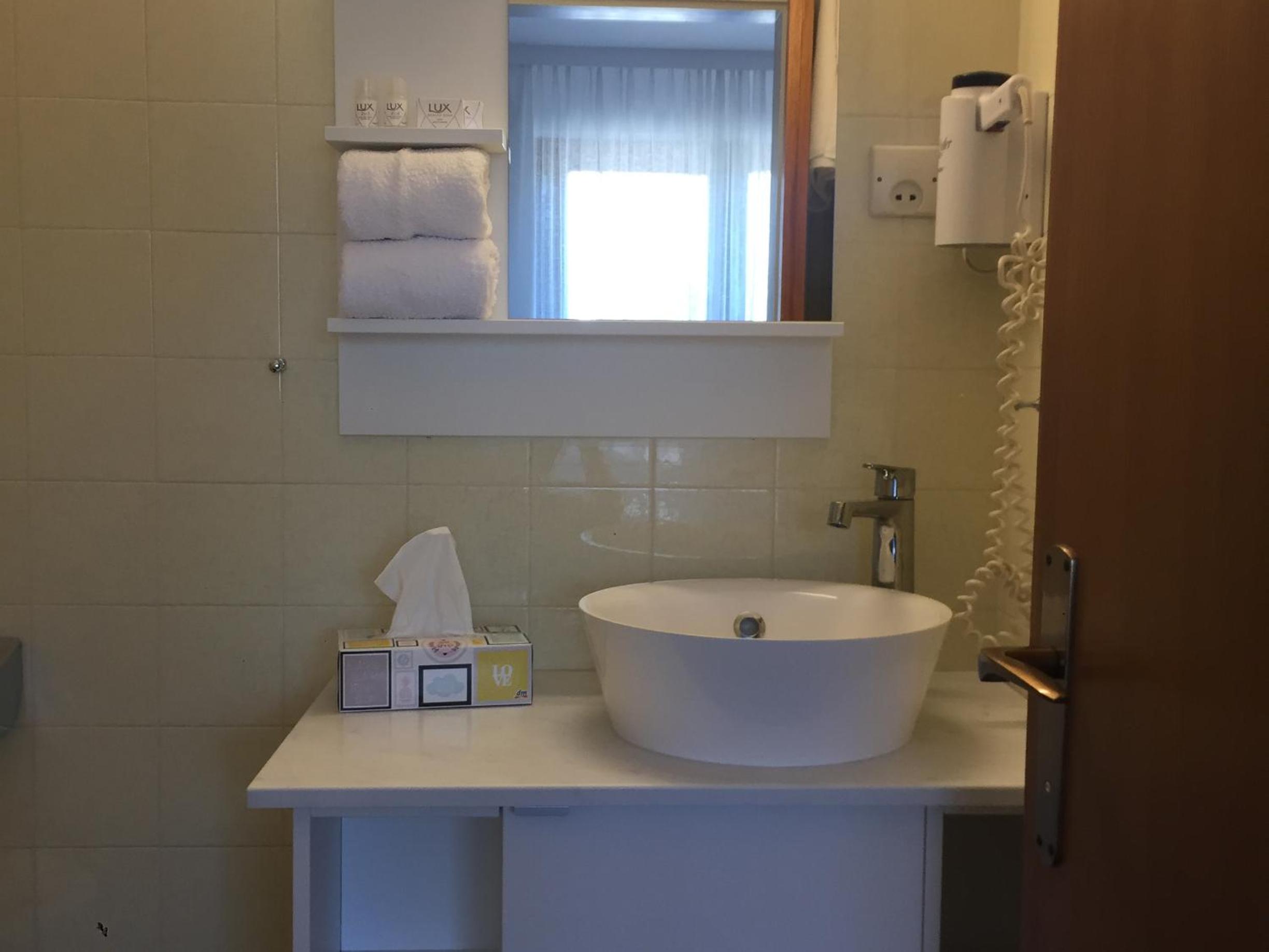 Economy Double Room photo 2