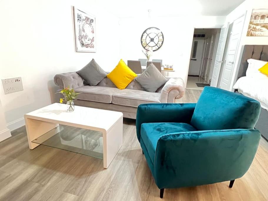 Three-Bedroom House photo 1