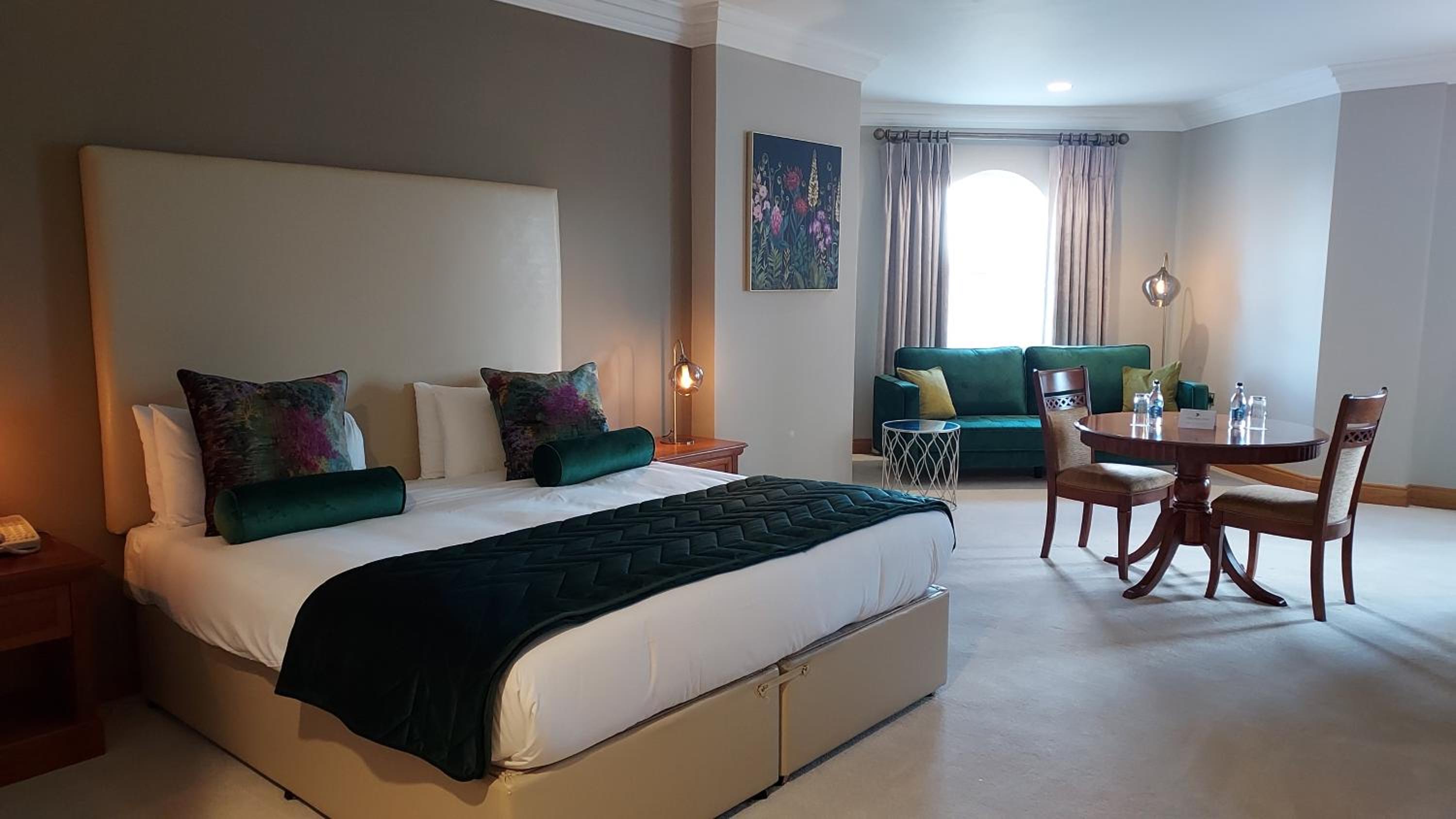 Suite - Photo 3