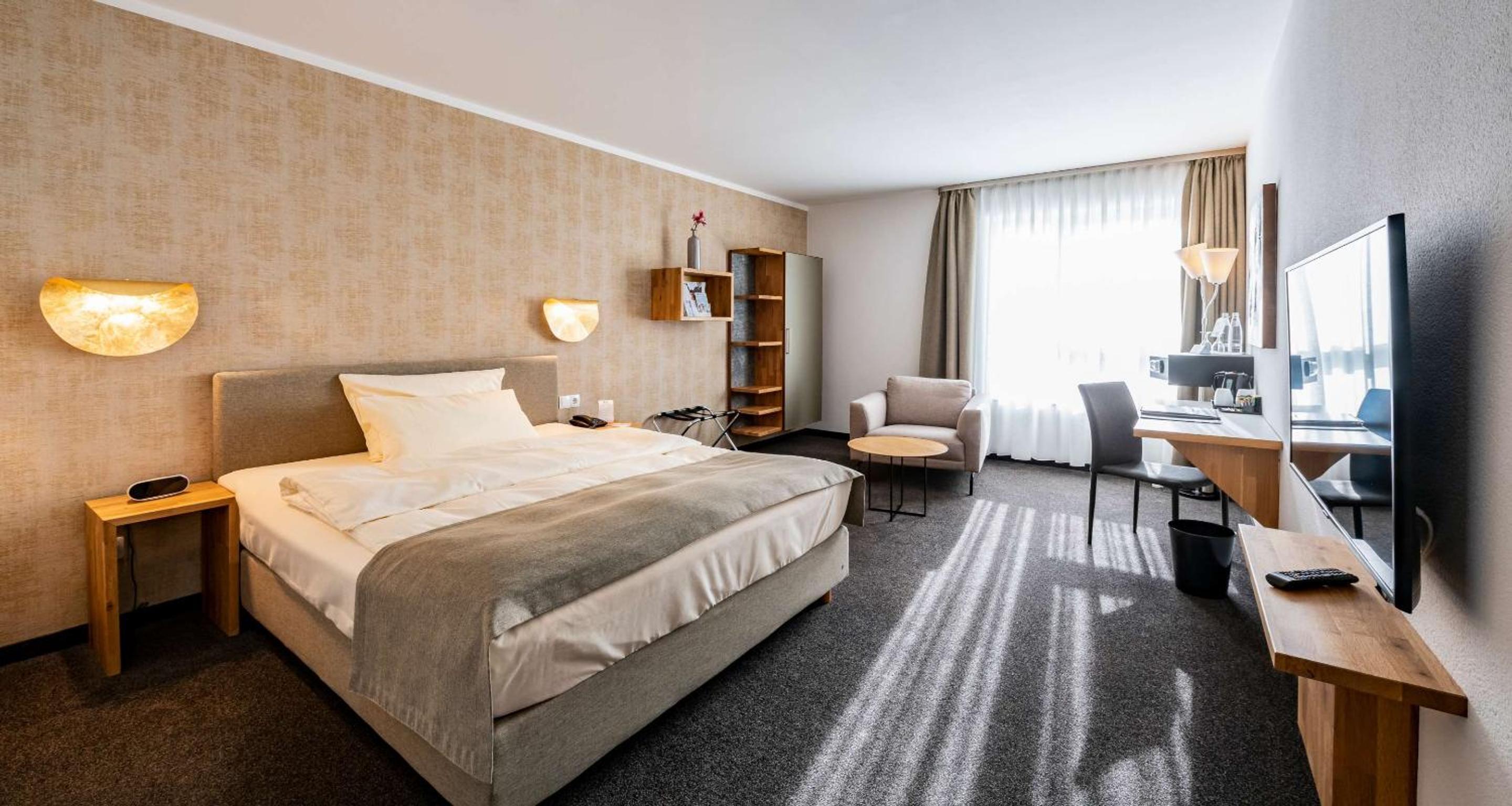 Standard Queen Room - Photo 5