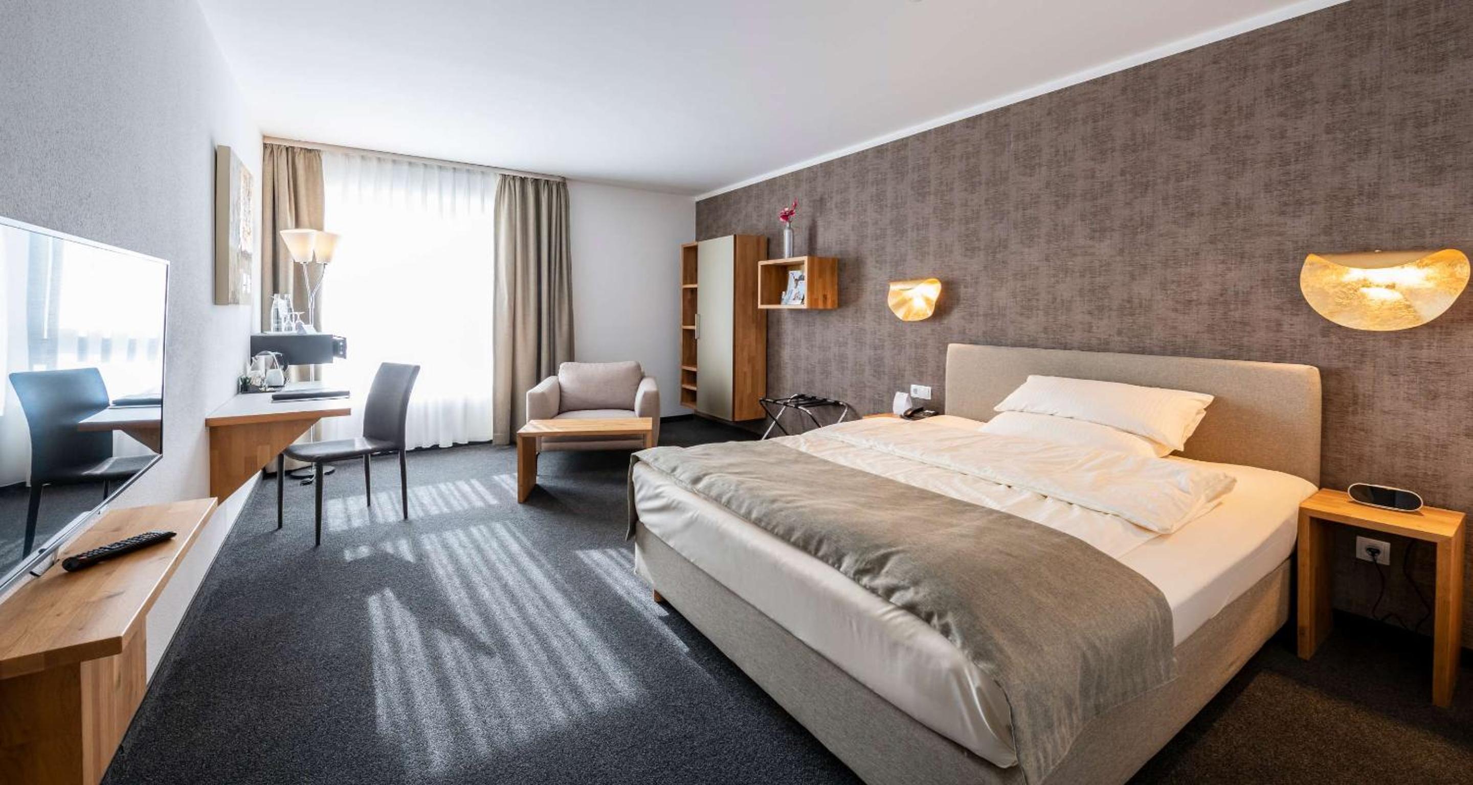 Standard Queen Room - Photo 4