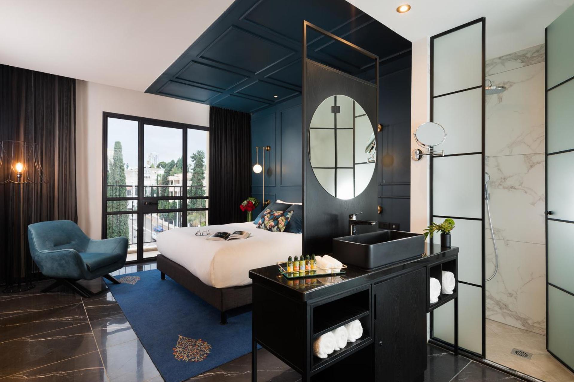 Bahaim Gardens Room