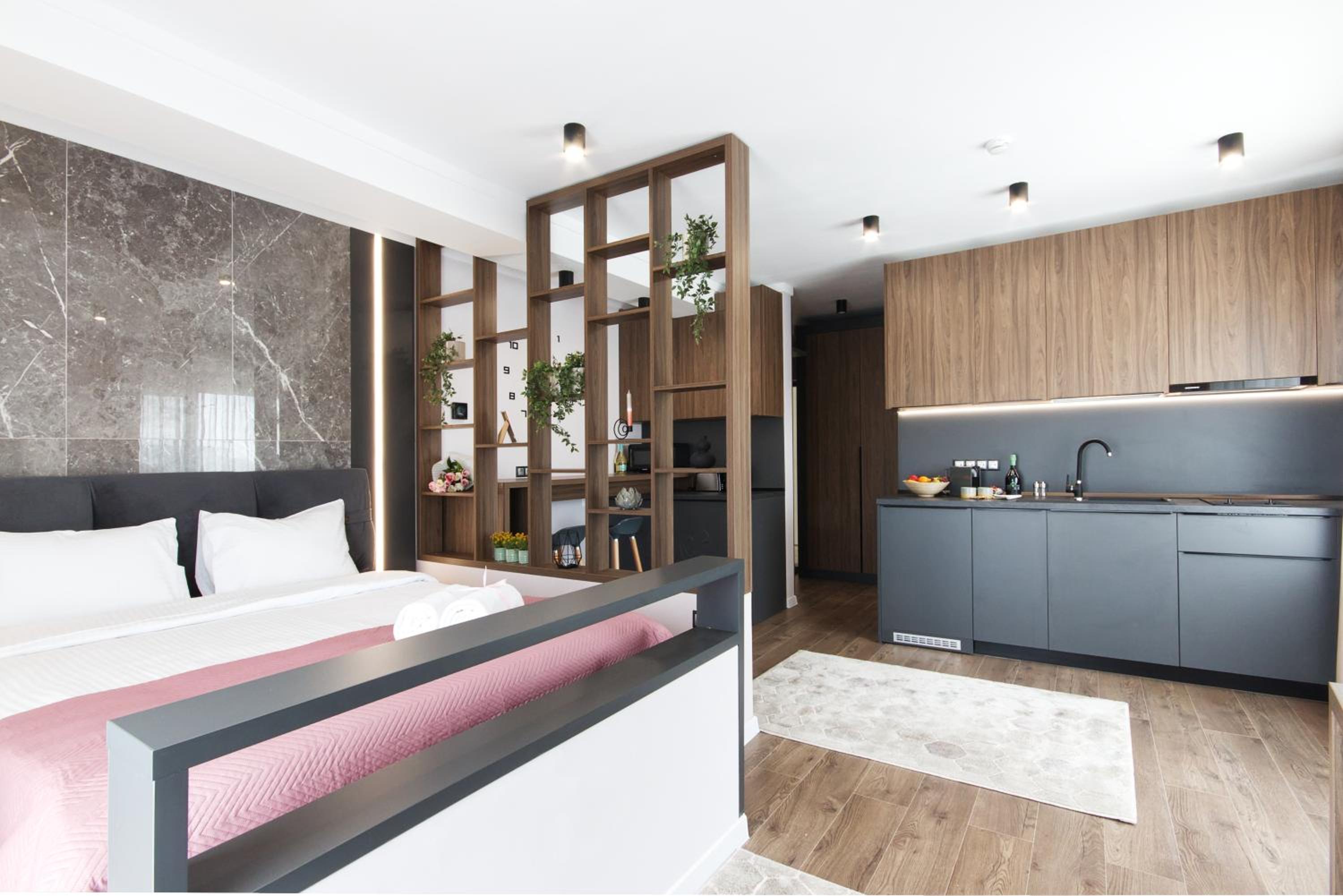 Apartment with Terrace - Photo 13