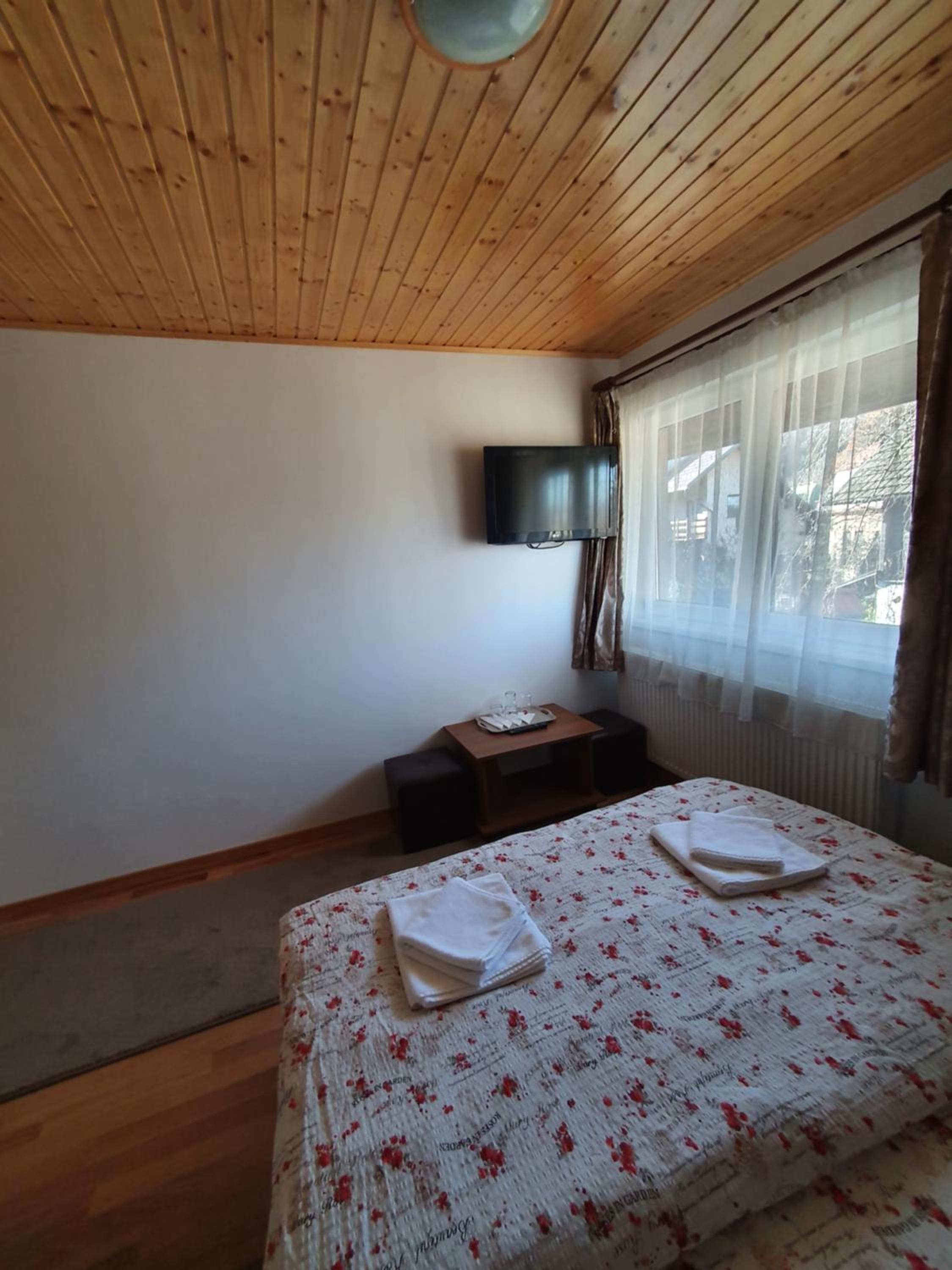 Deluxe Room (2 Adults + 1 Child) photo 2