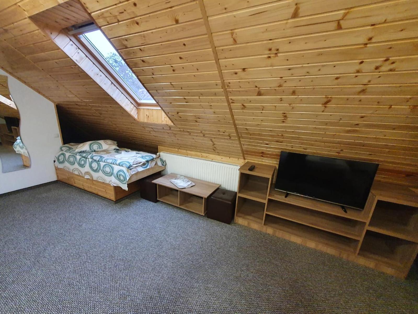 Deluxe Room (2 Adults + 1 Child) photo 1