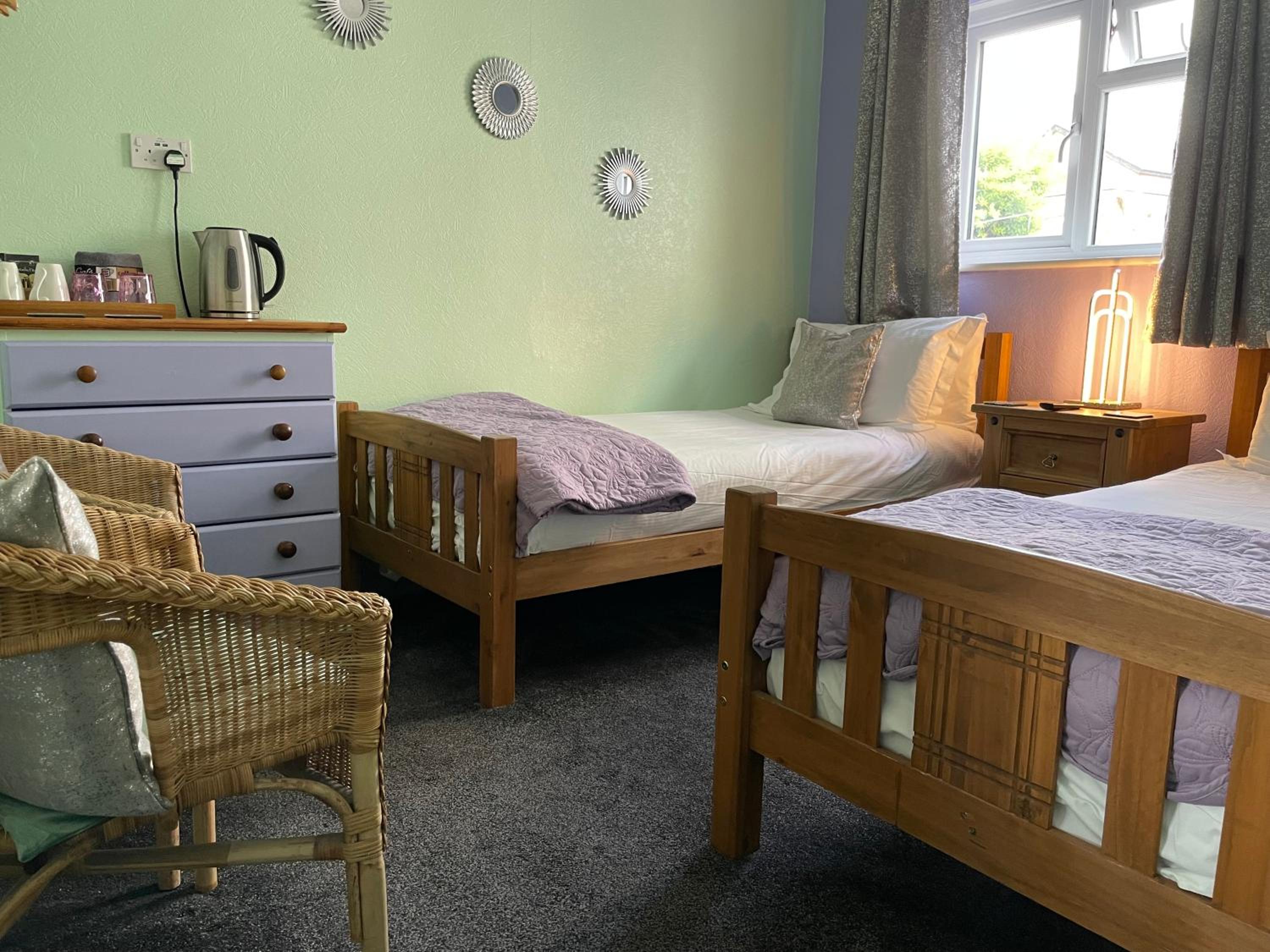 Standard Twin Room photo 2