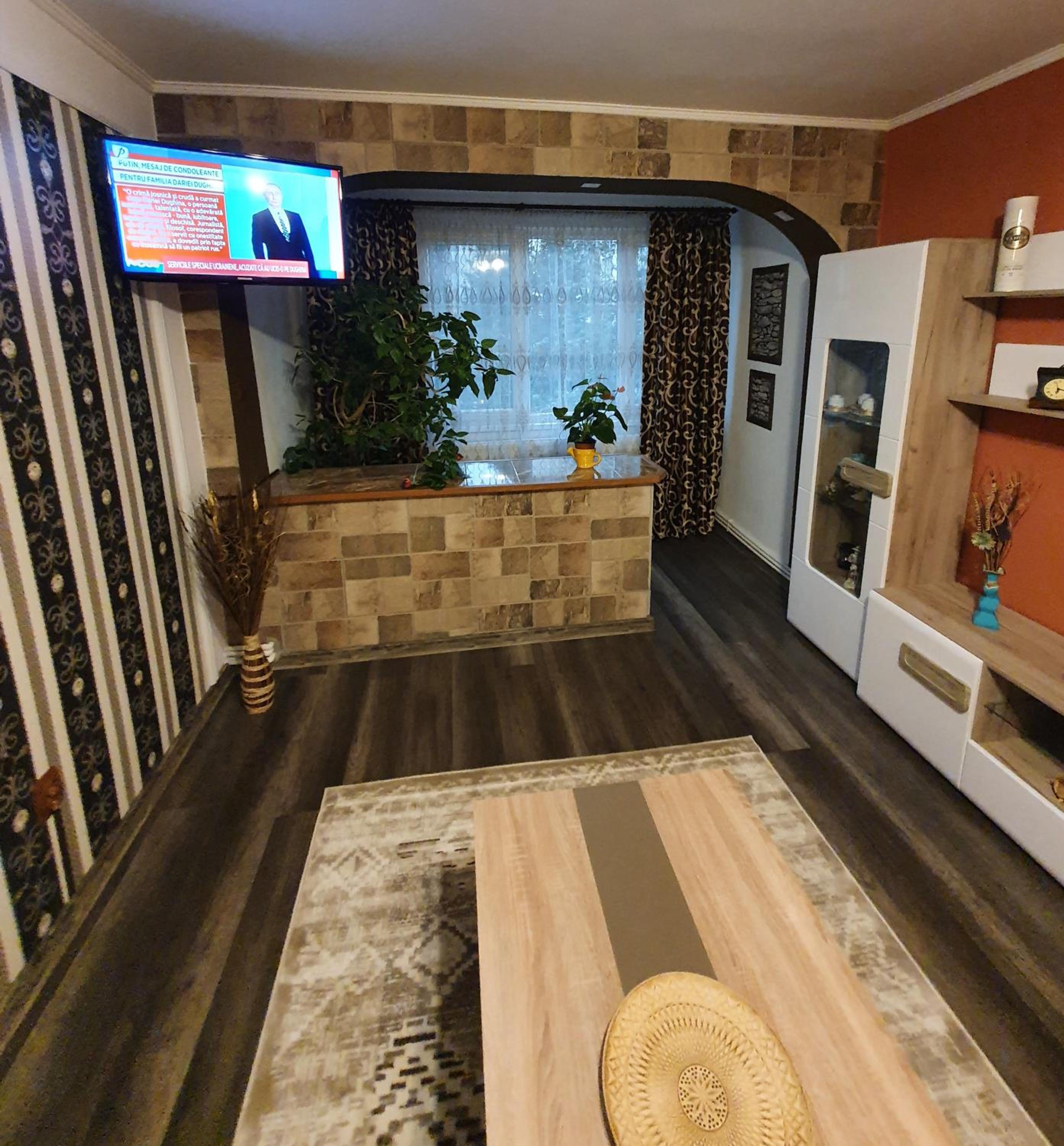 One-Bedroom Apartment photo 1