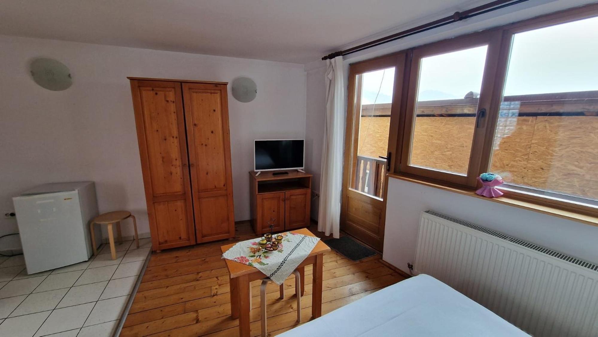 Double Room - Photo 6