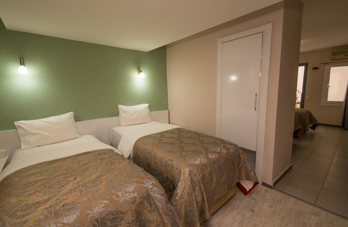 Standard Triple Room photo 2