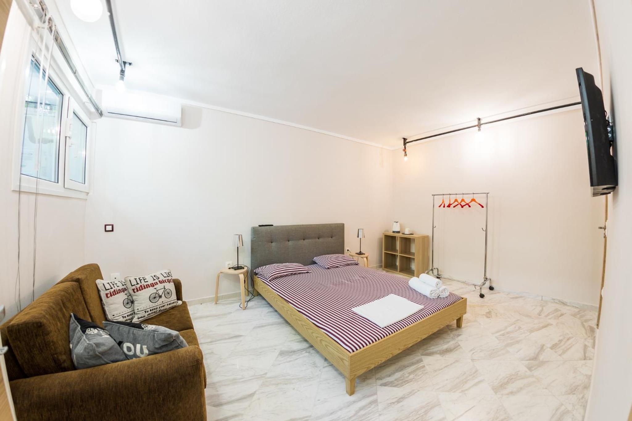 One-Bedroom Apartment