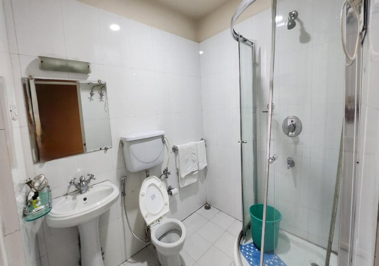 Economy Triple Room photo 2