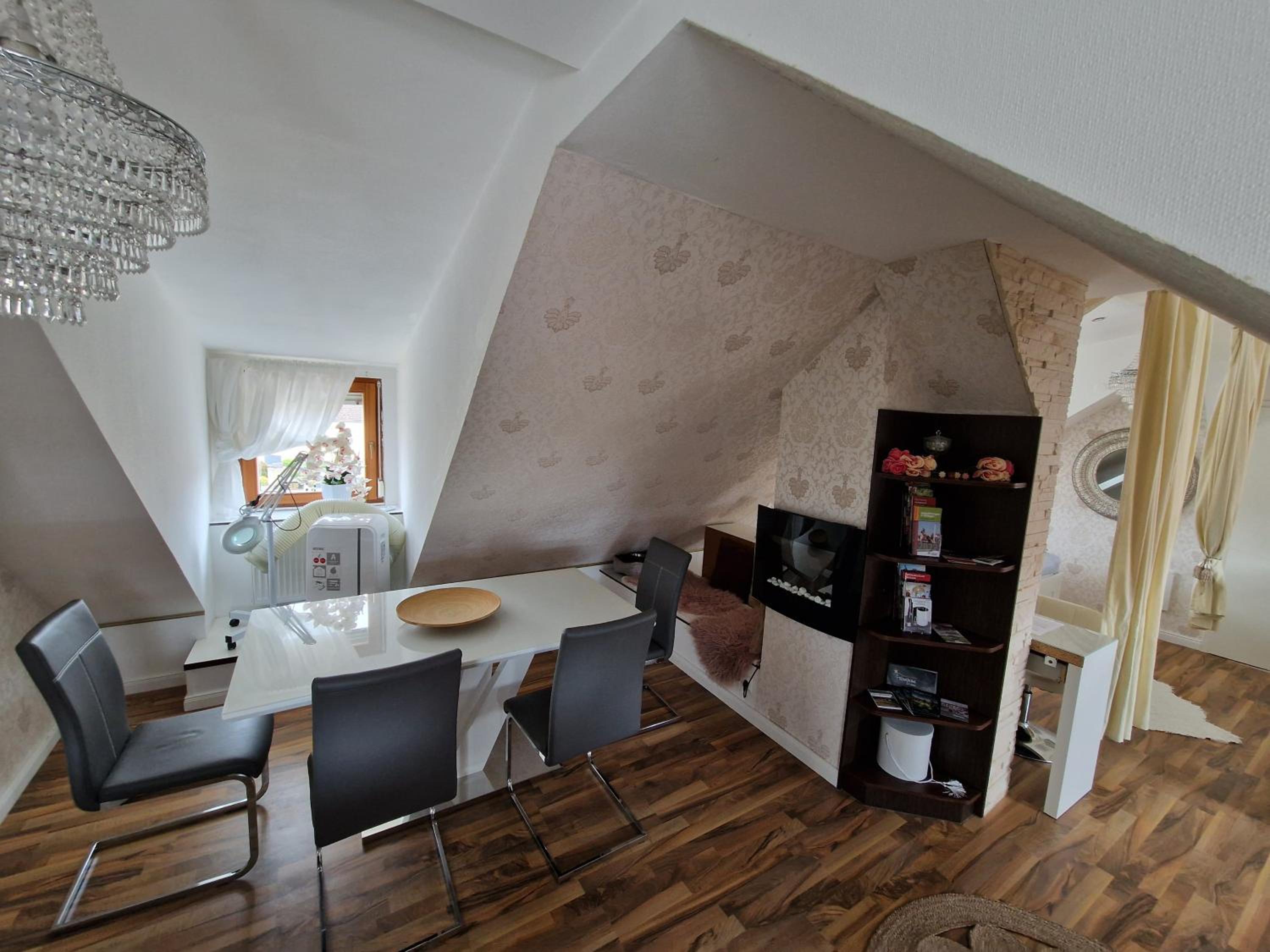 One-Bedroom Apartment - Photo 9