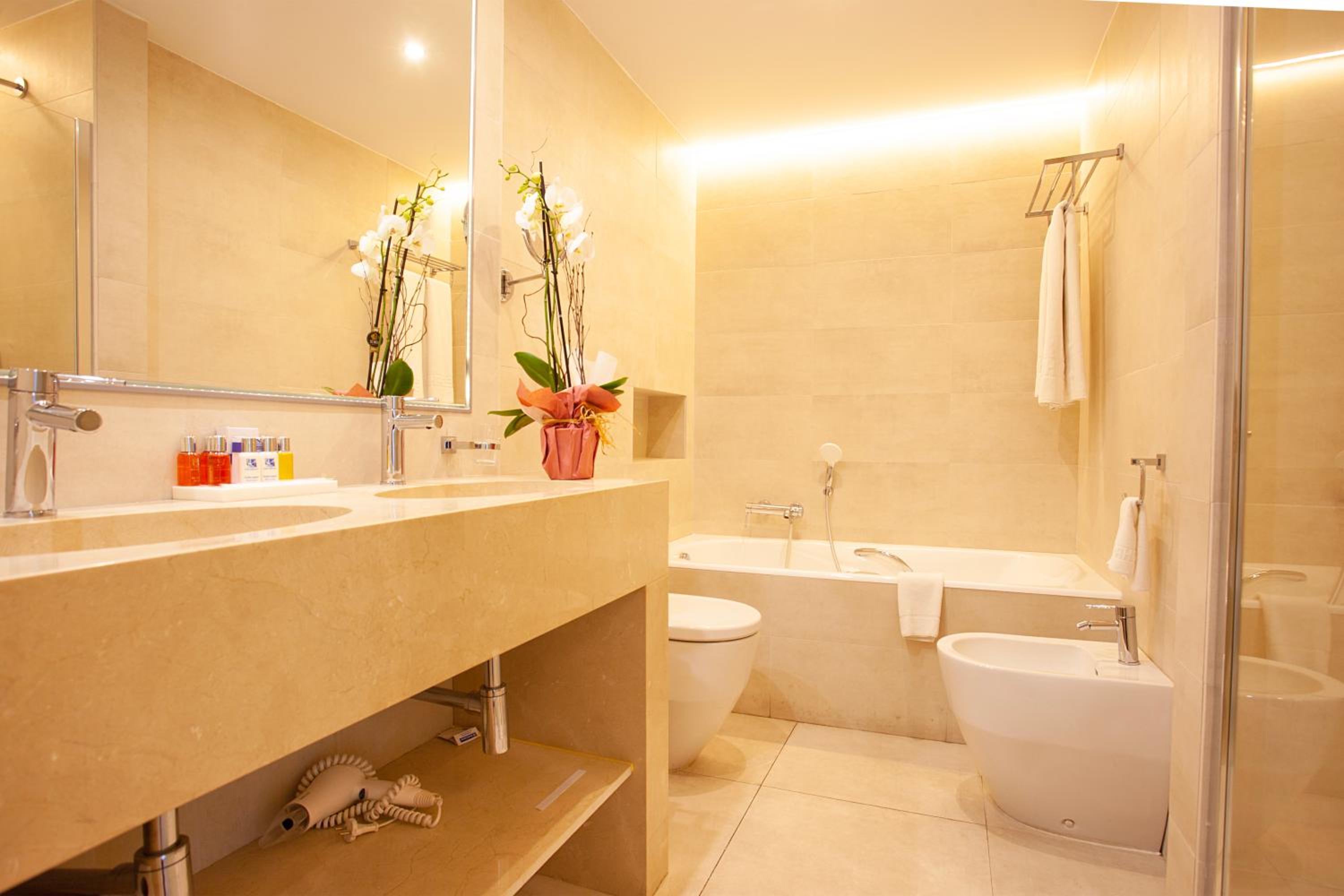 Premium Double Studio - Photo 13