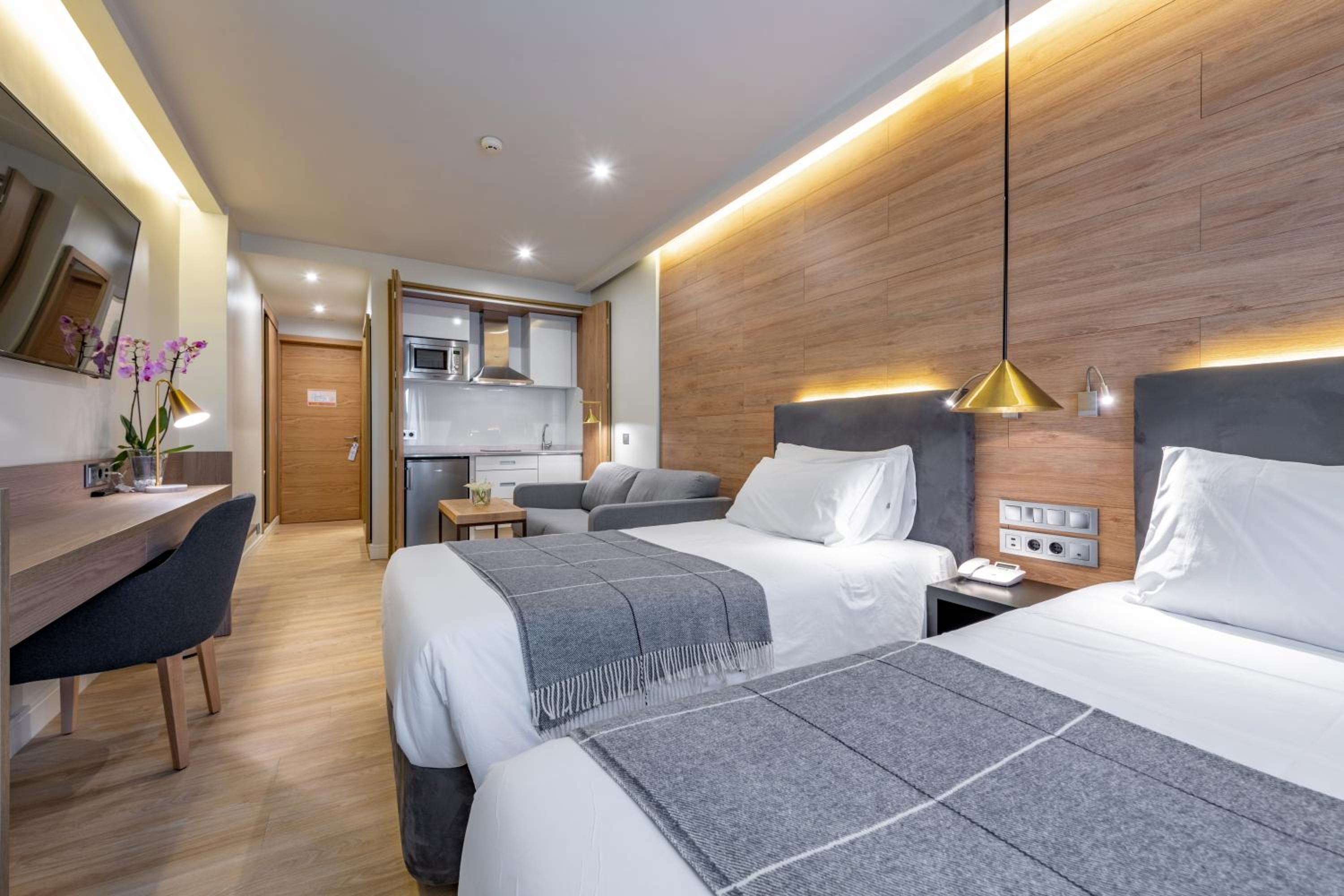 Premium Triple Studio (2 Adults + 1 Child)