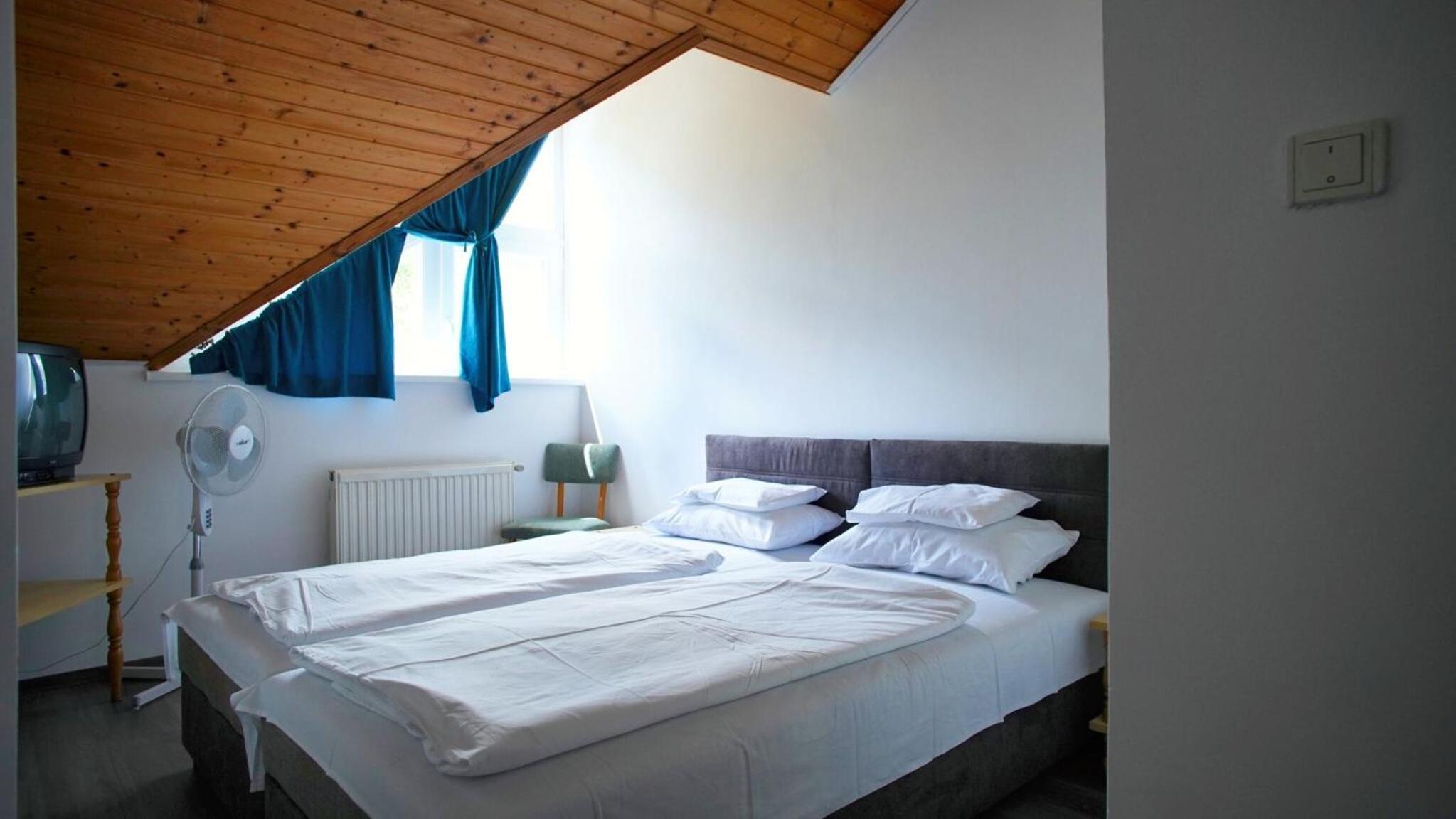 Standard Twin Room photo 1