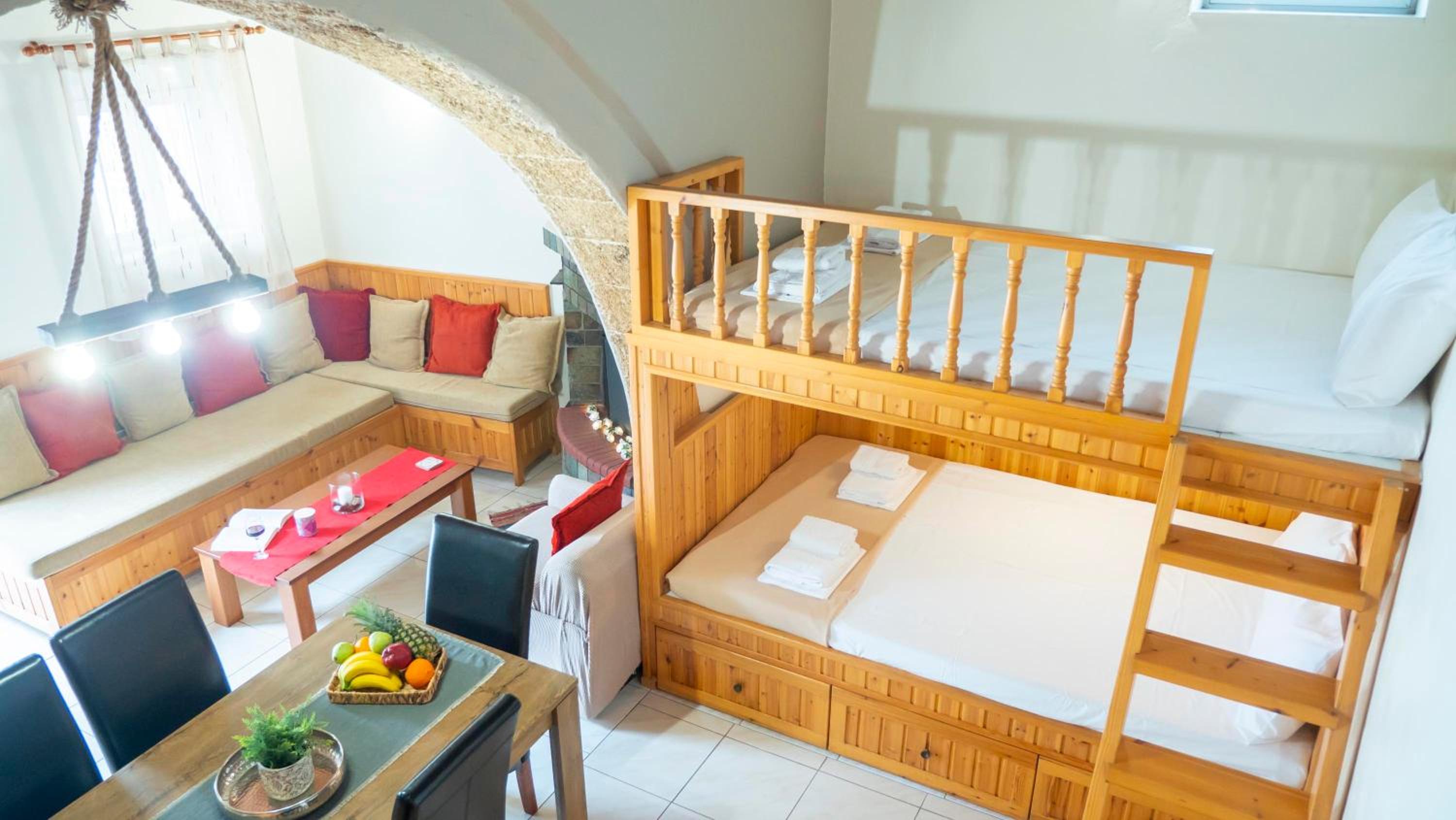 One-Bedroom House photo 1