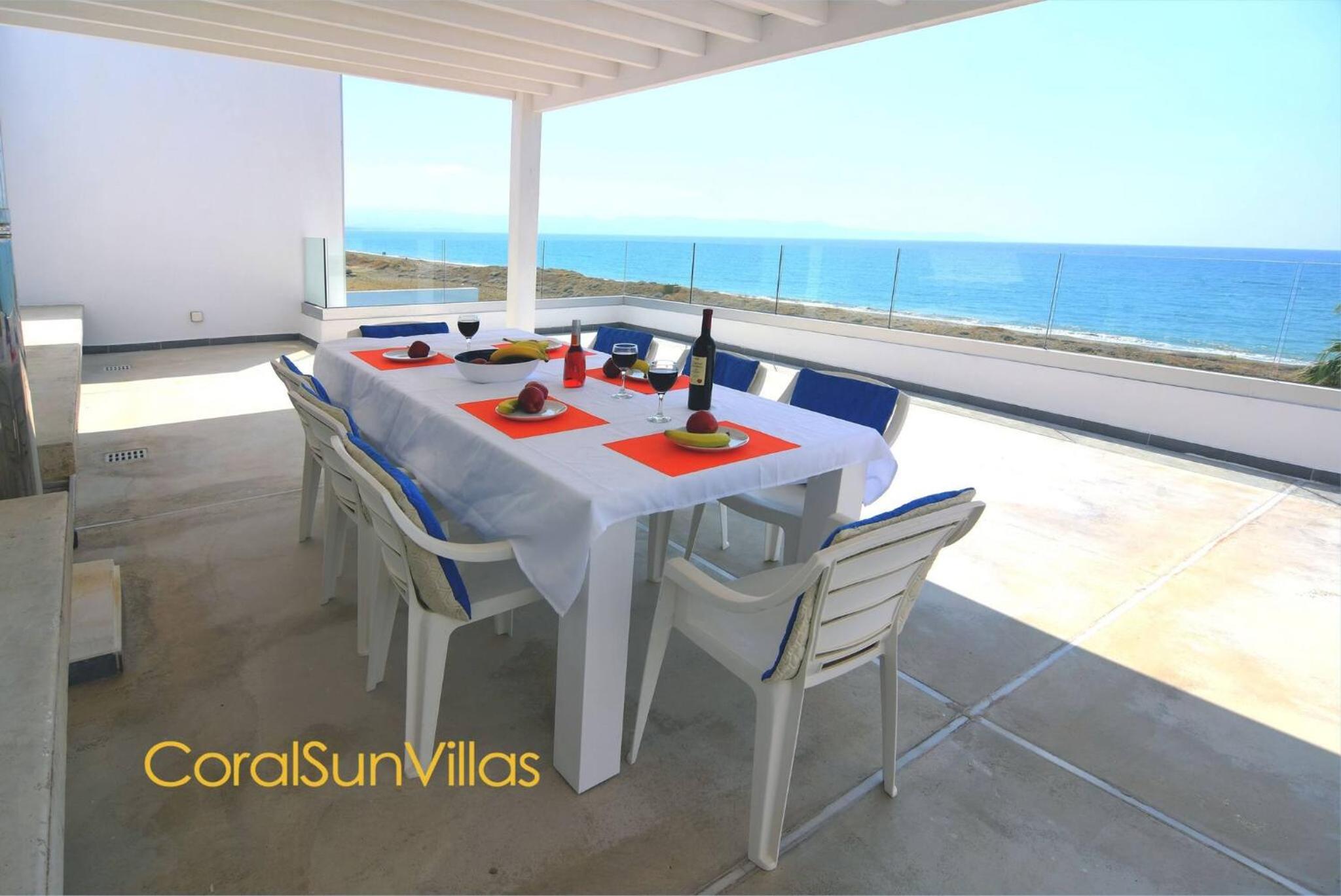Villa photo 3