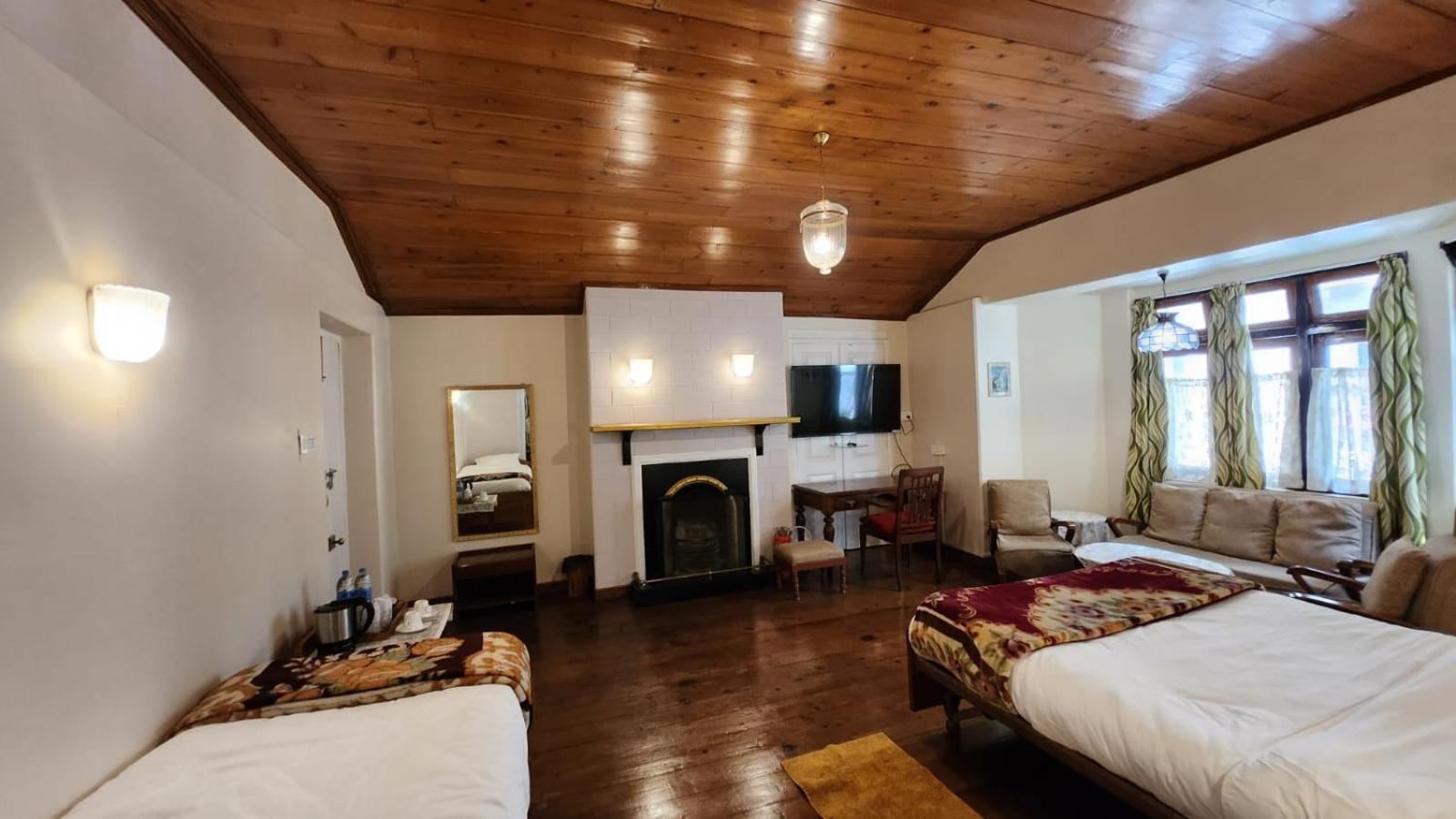 Deluxe Triple Room photo 2