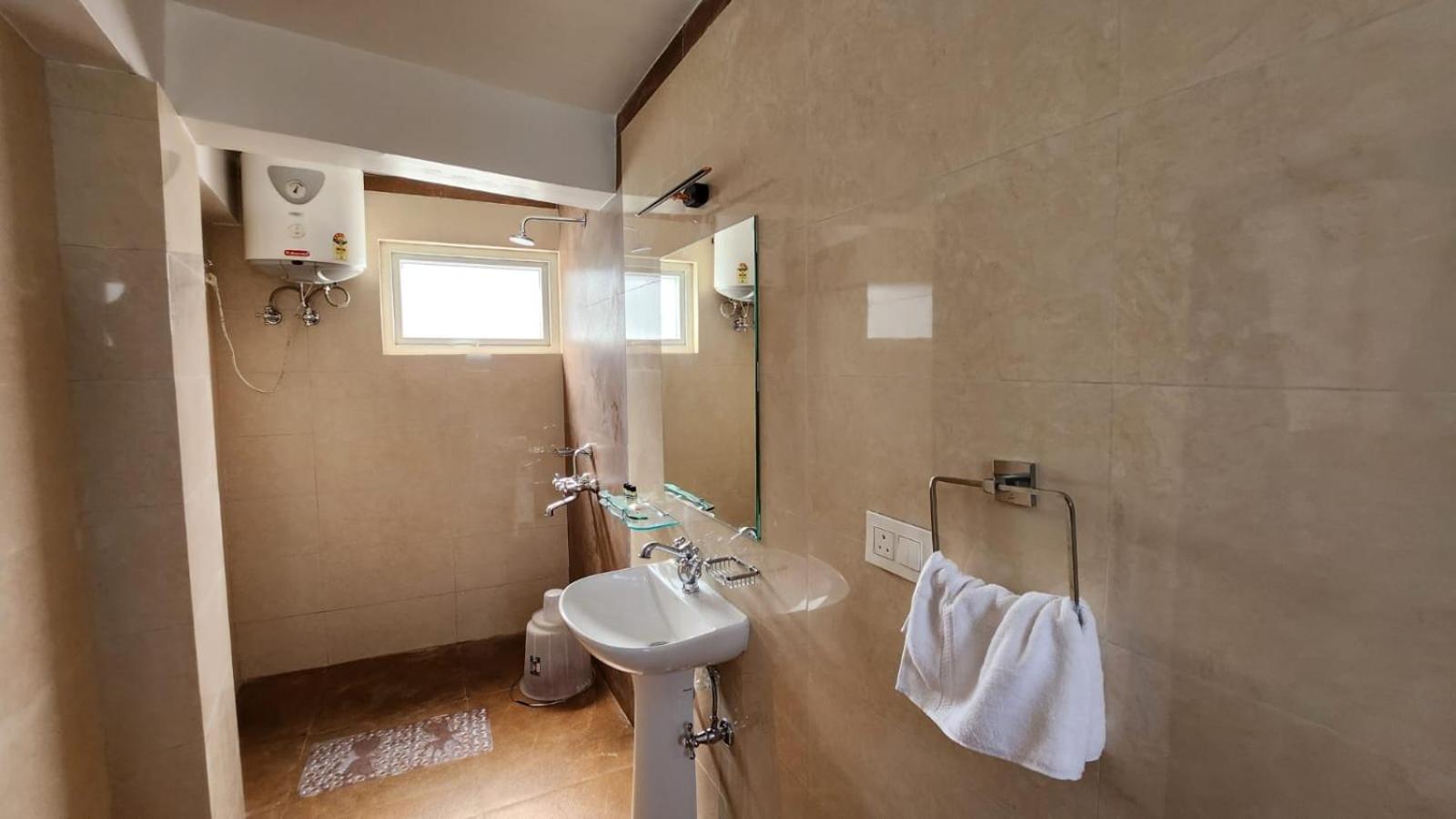 Deluxe Double Room - Photo 6