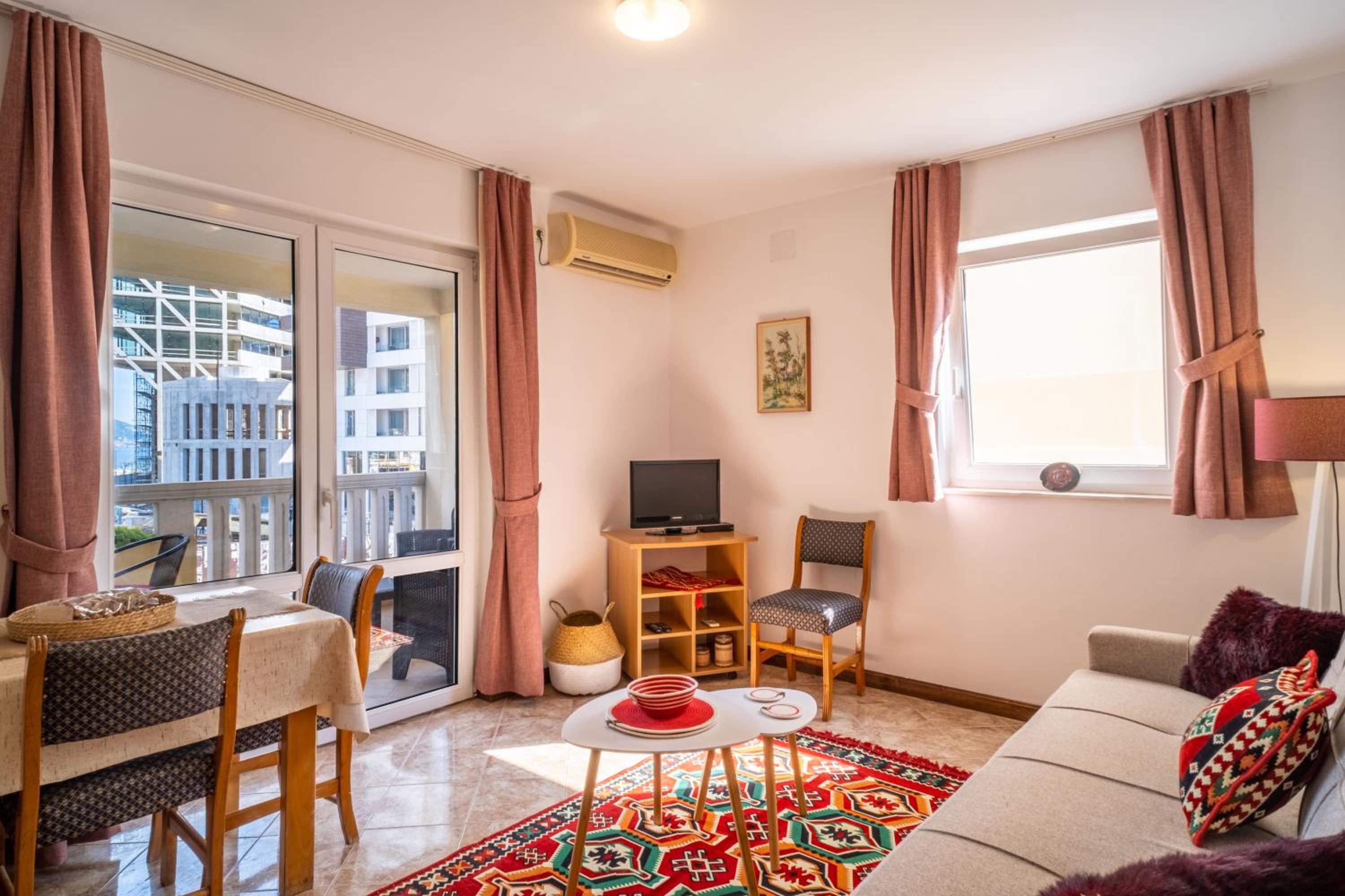Deluxe Apartment photo 2