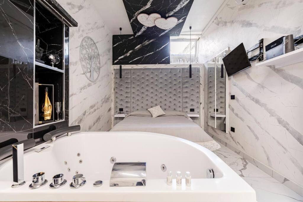 Double or Twin Room with Private Bathroom