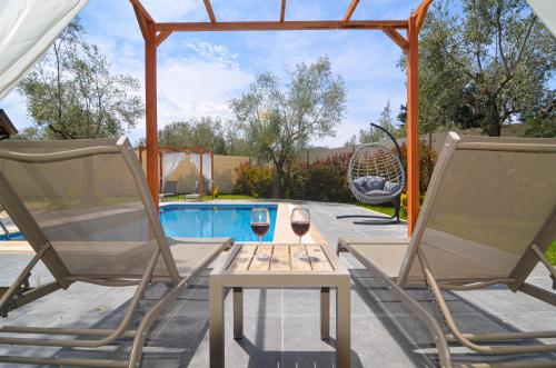 Villa with Private Pool photo 3