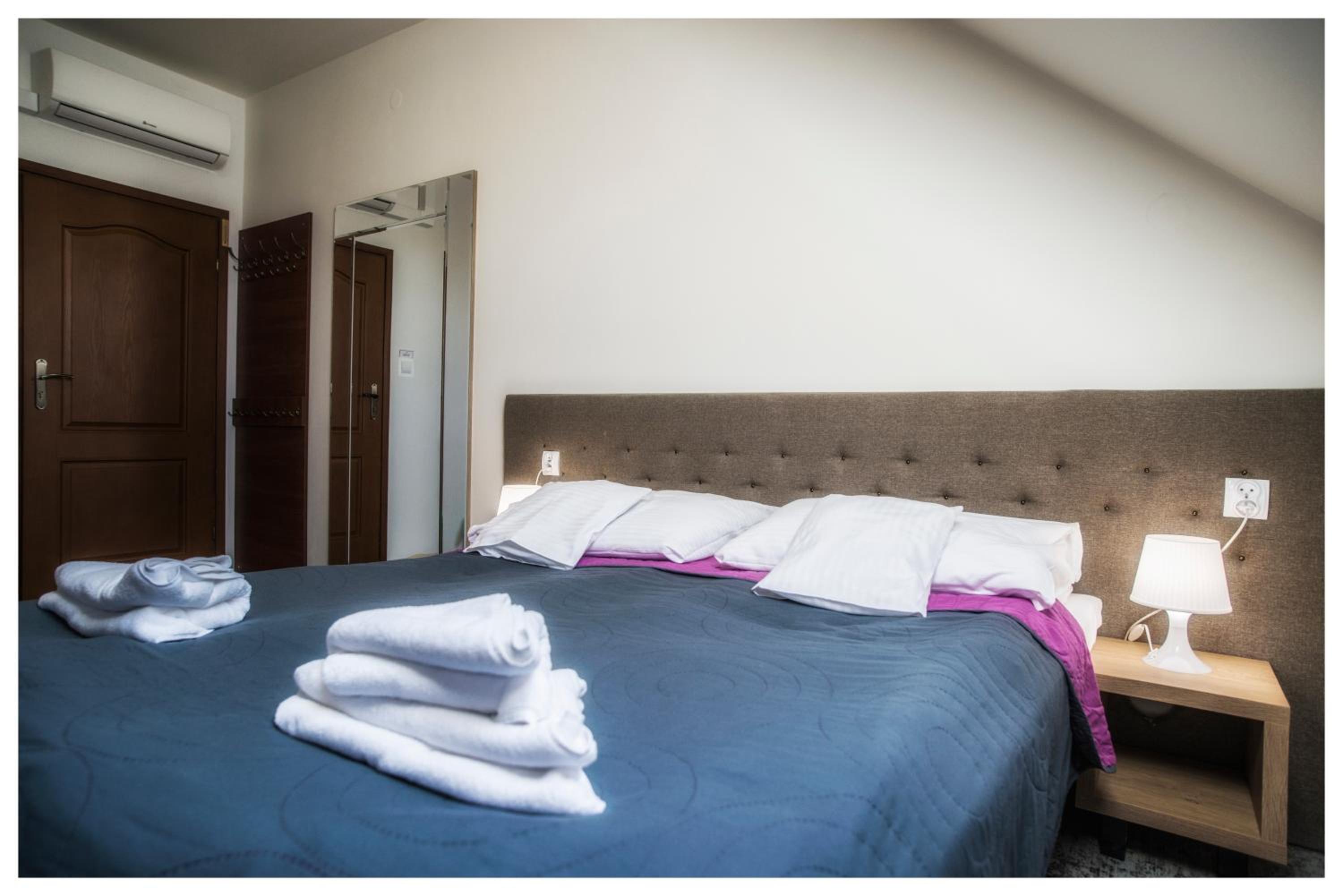 Double Room with Private External Bathroom photo 3