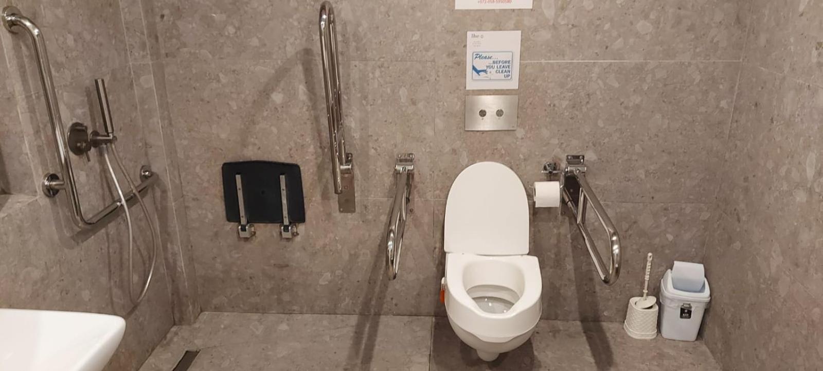 Double Tall Accessible Pod - Photo 6