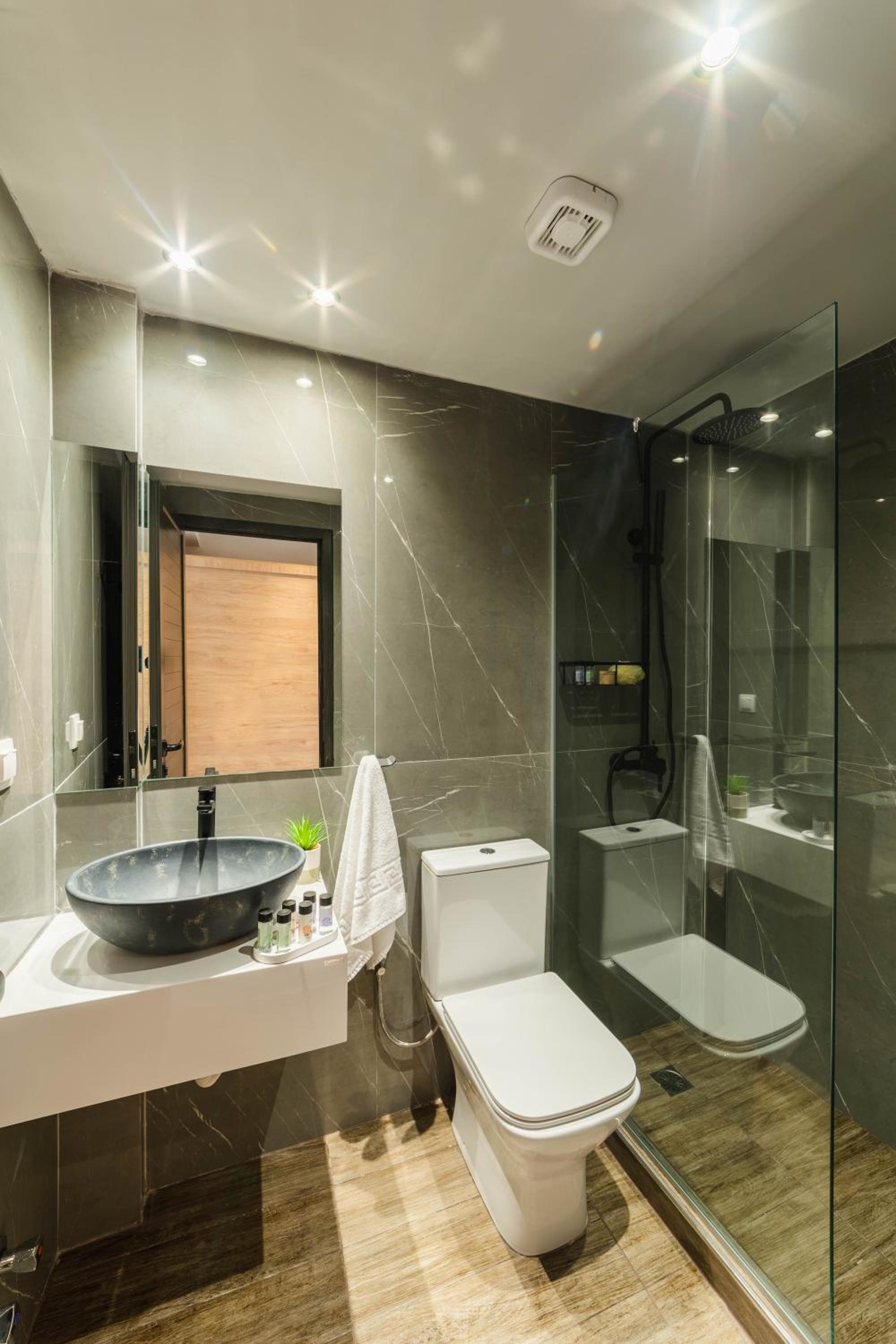 Standard Double or Twin Room with Limited Sea View photo 2