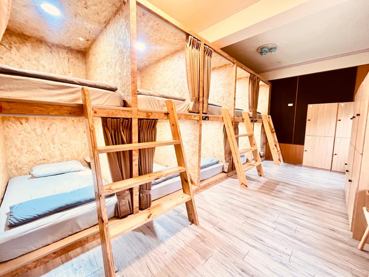 Bed in 10-Bed Mixed Dormitory Room photo 1
