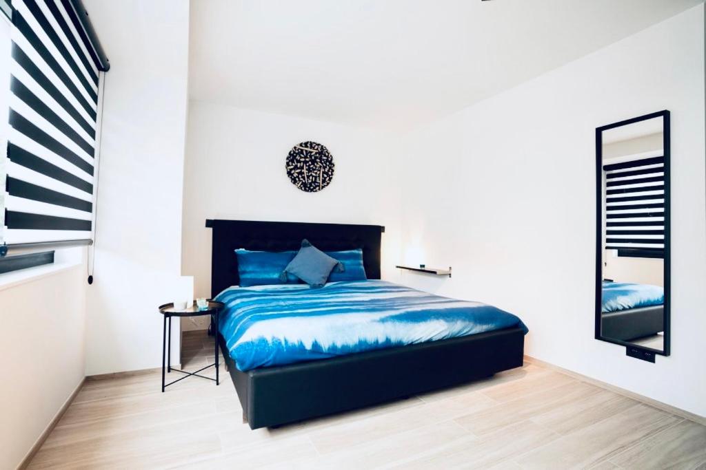 Three-Bedroom Apartment - Photo 2