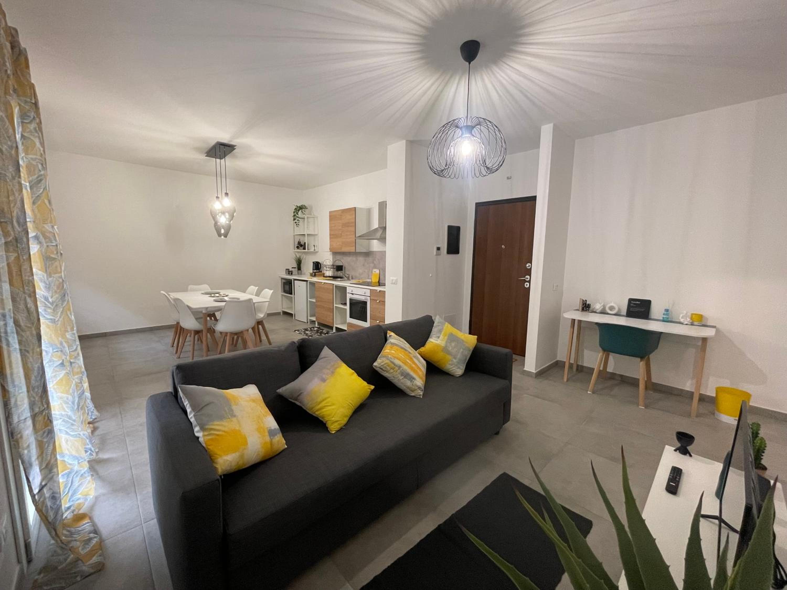 One-Bedroom Apartment