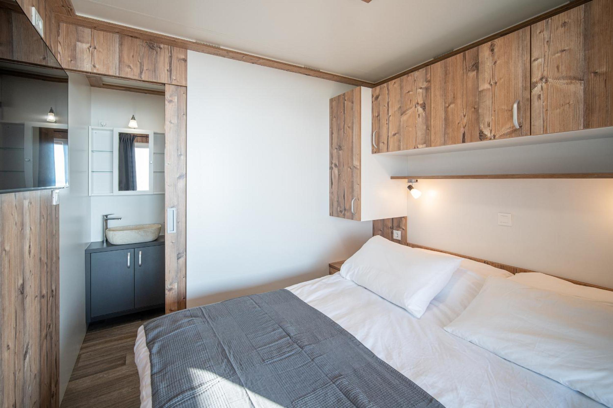 Mobile Home photo 2