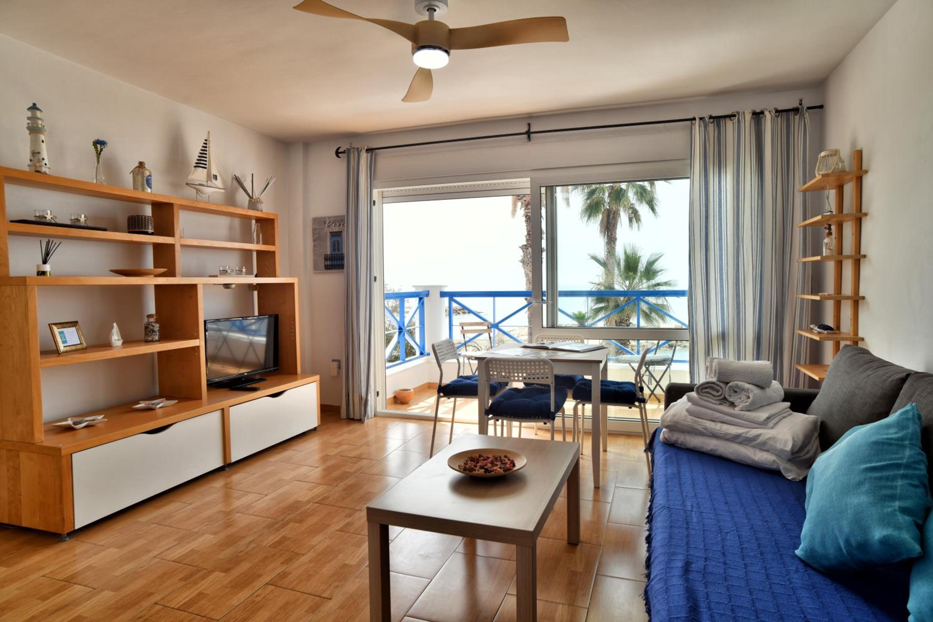 Apartamento con vista al mar con balcón
