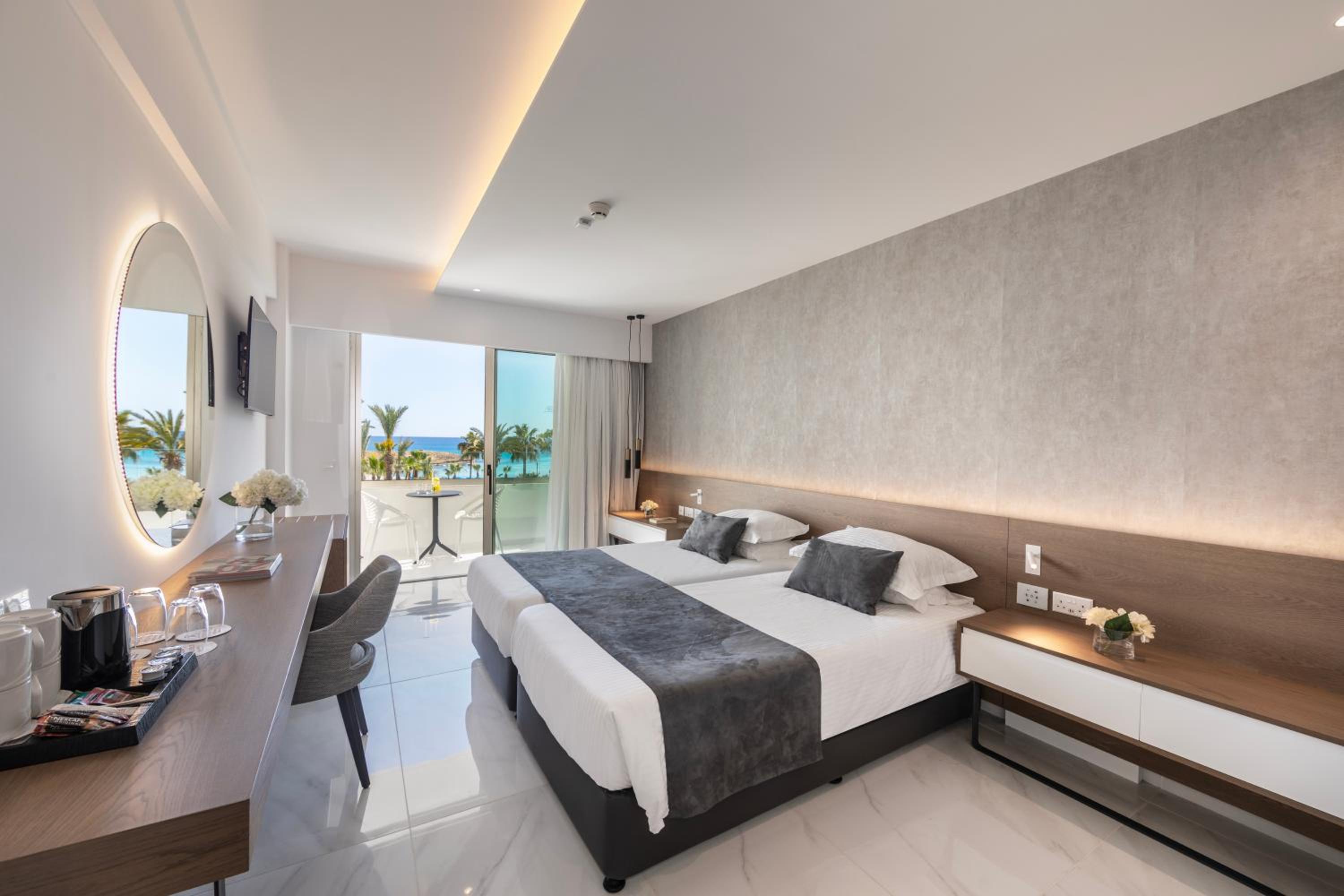 Family Room with Sea View