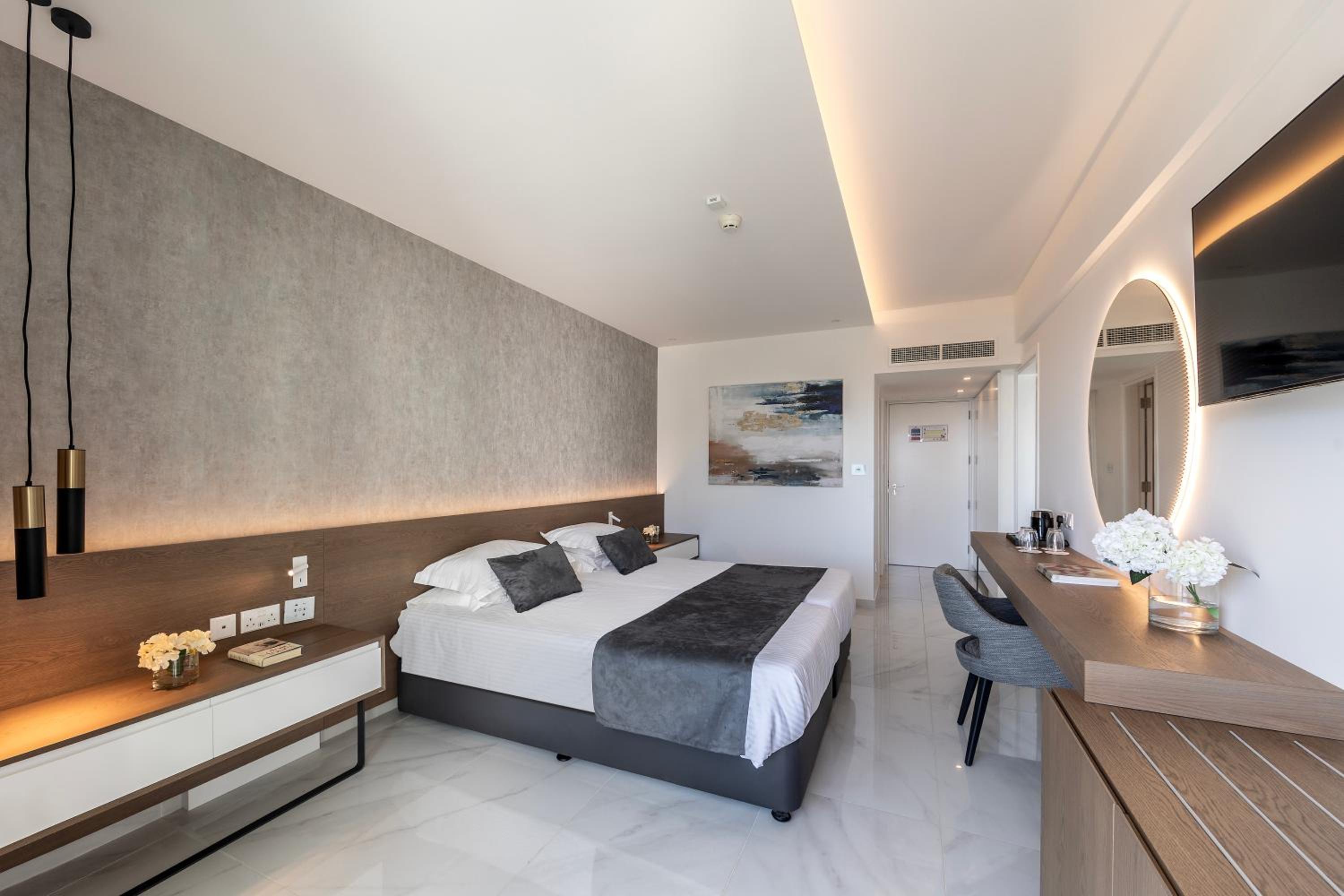 Double or Twin Room with Inland View - Photo 13