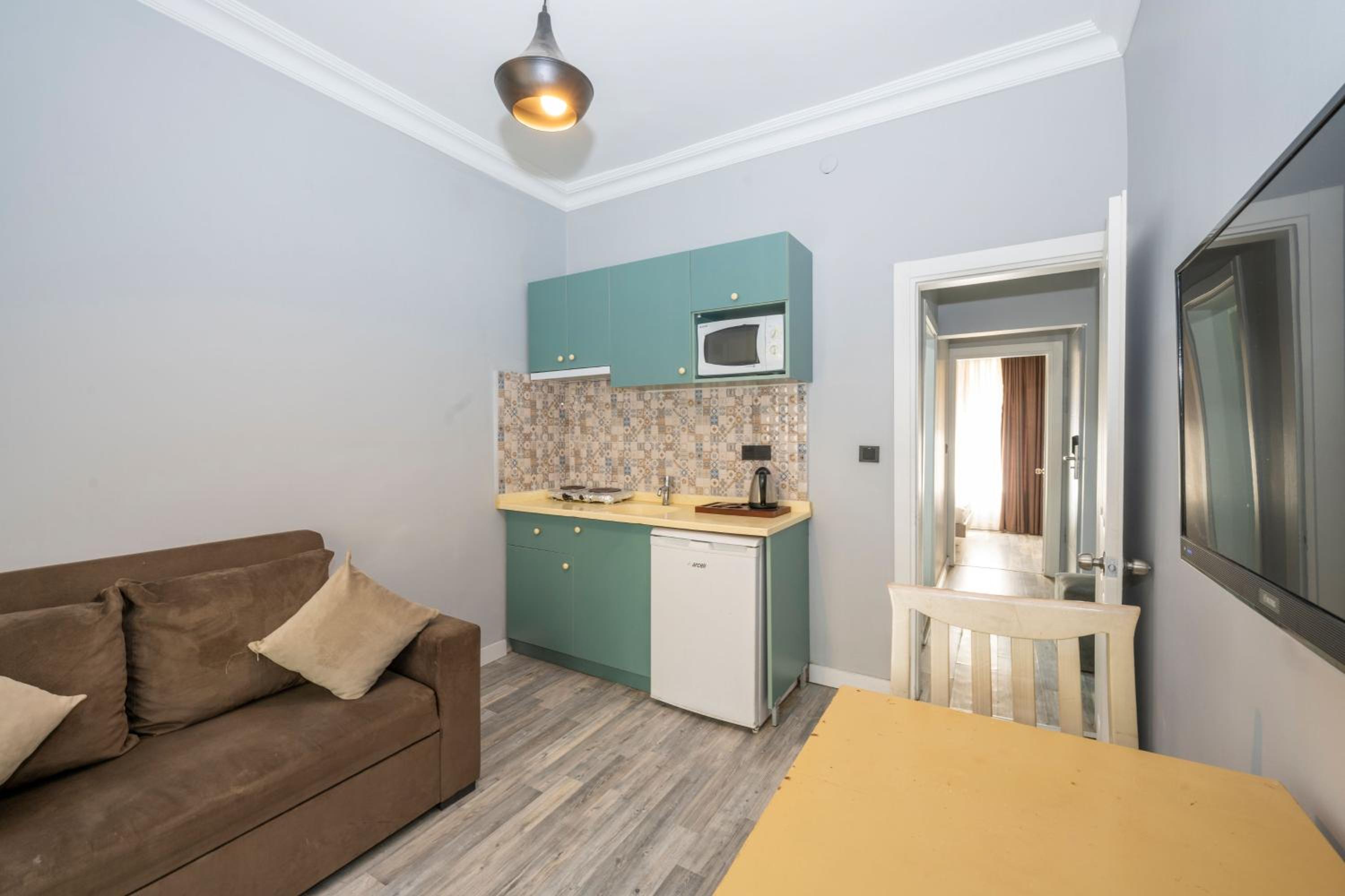 Standard Triple Room photo 2