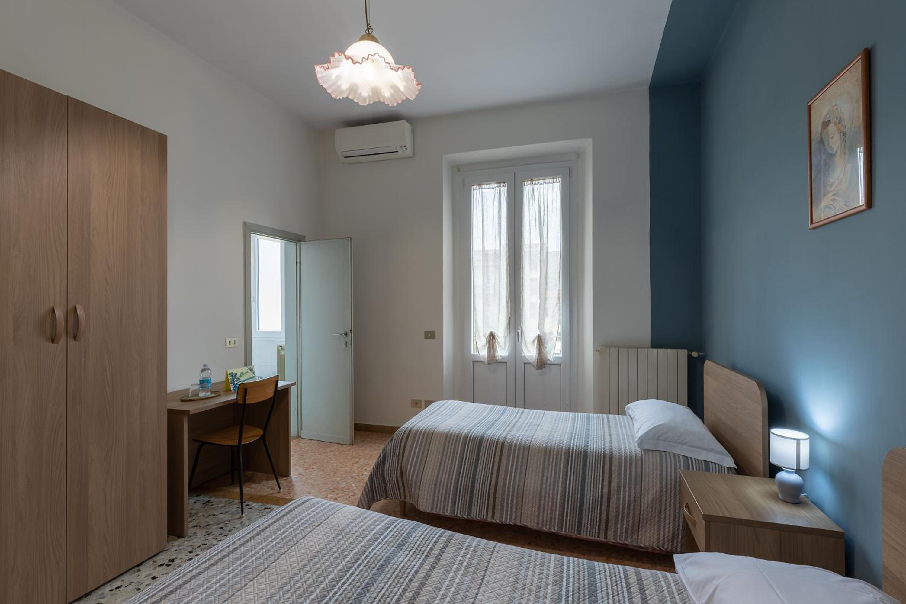 Double or Twin Room with Balcony photo 2